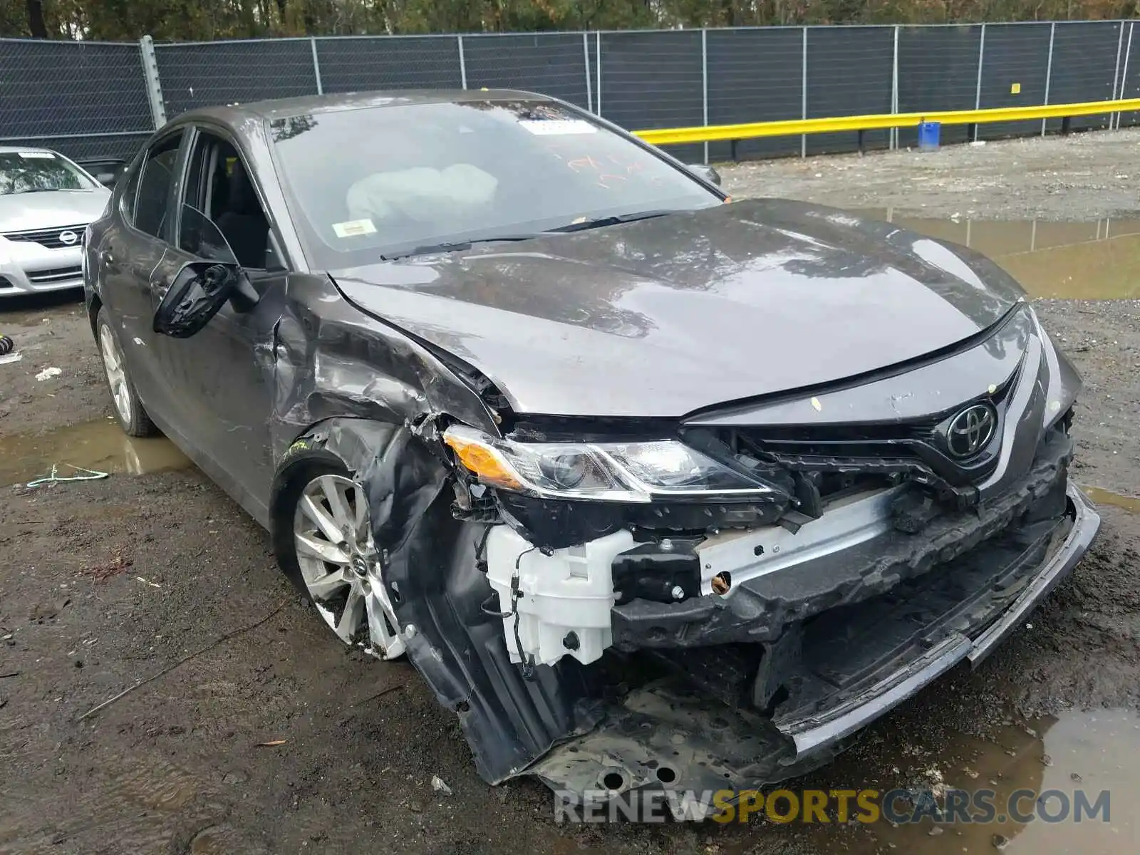 1 Photograph of a damaged car 4T1B11HKXKU162873 TOYOTA CAMRY 2019