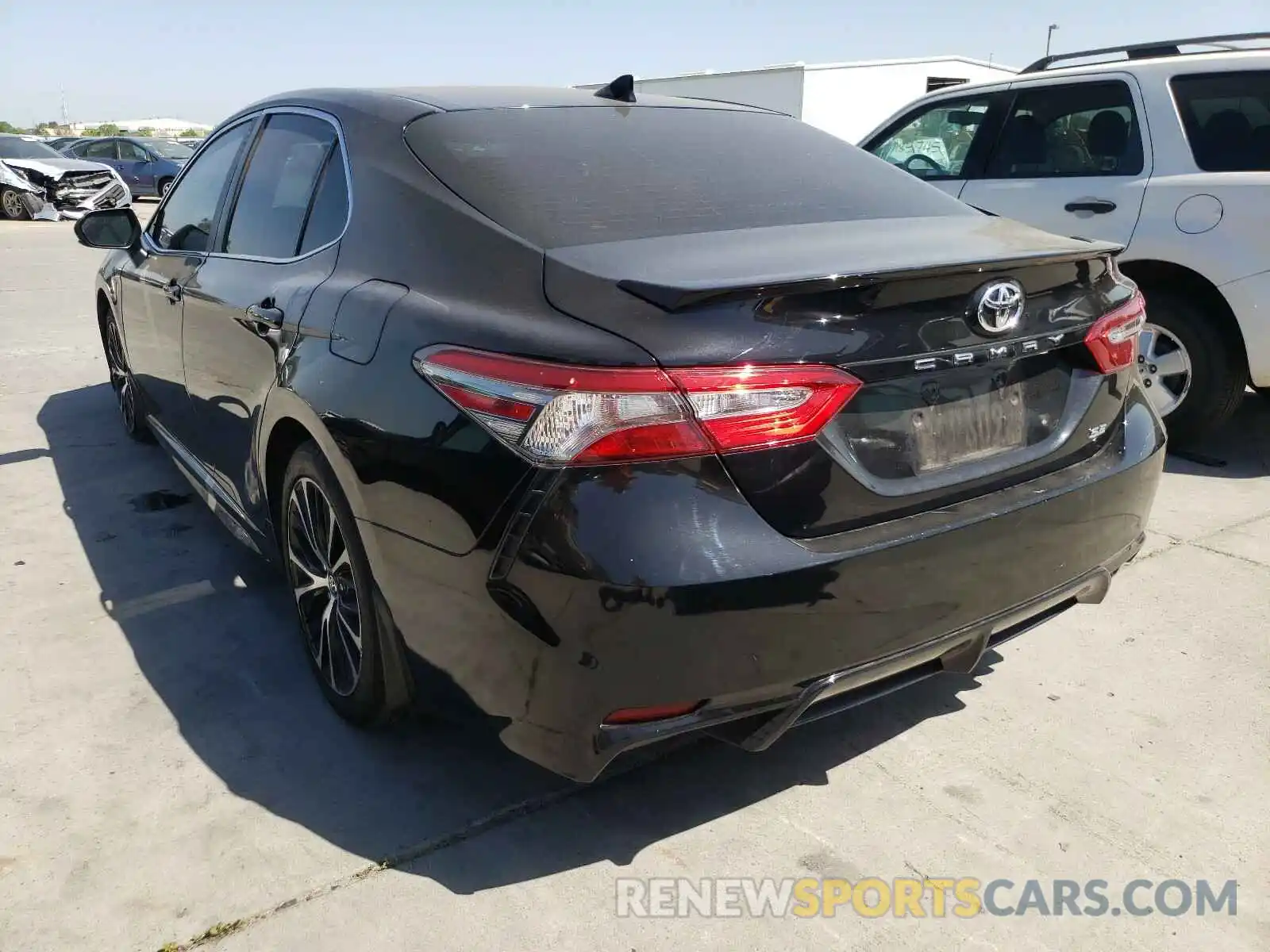 3 Photograph of a damaged car 4T1B11HKXKU163067 TOYOTA CAMRY 2019