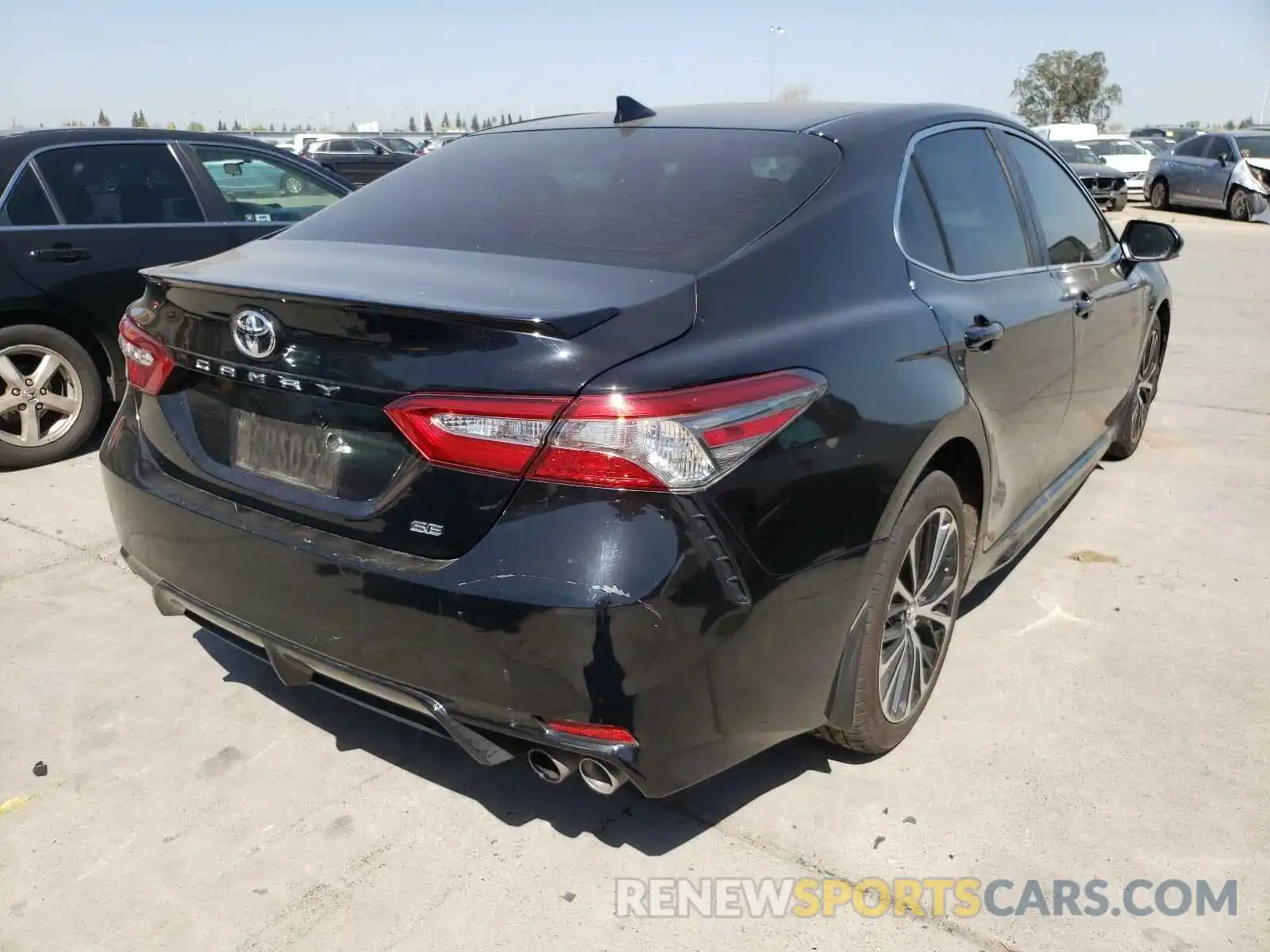 4 Photograph of a damaged car 4T1B11HKXKU163067 TOYOTA CAMRY 2019