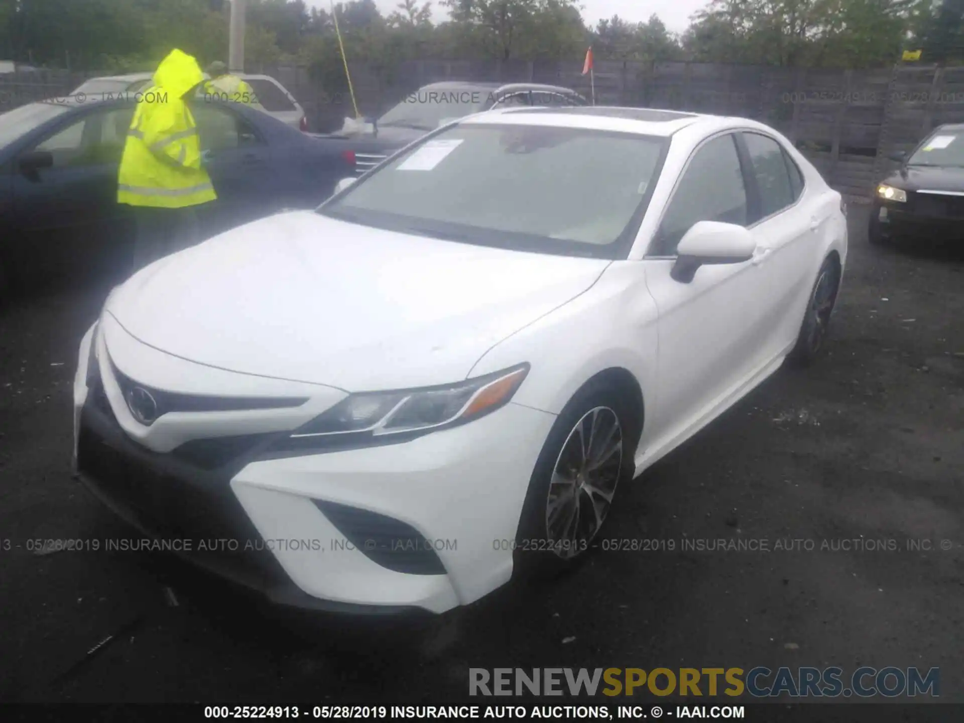 2 Photograph of a damaged car 4T1B11HKXKU165109 TOYOTA CAMRY 2019