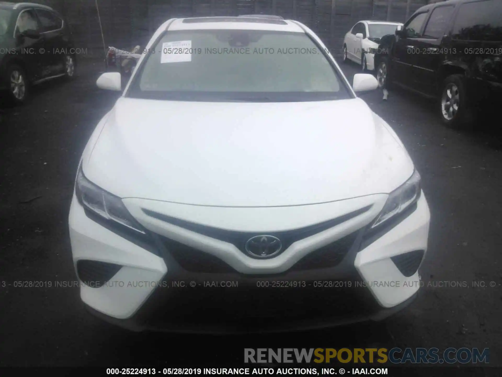 6 Photograph of a damaged car 4T1B11HKXKU165109 TOYOTA CAMRY 2019