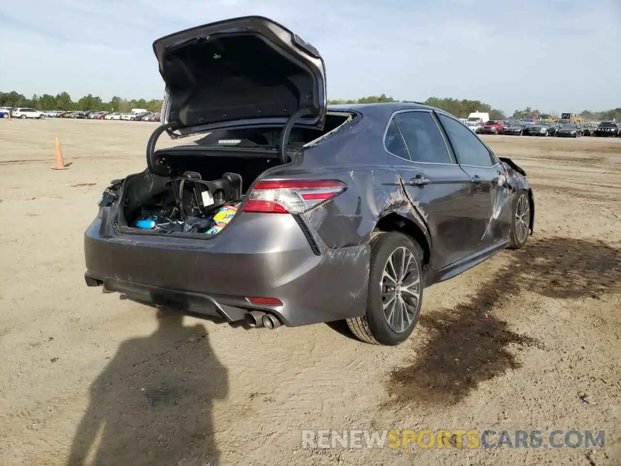 4 Photograph of a damaged car 4T1B11HKXKU165594 TOYOTA CAMRY 2019