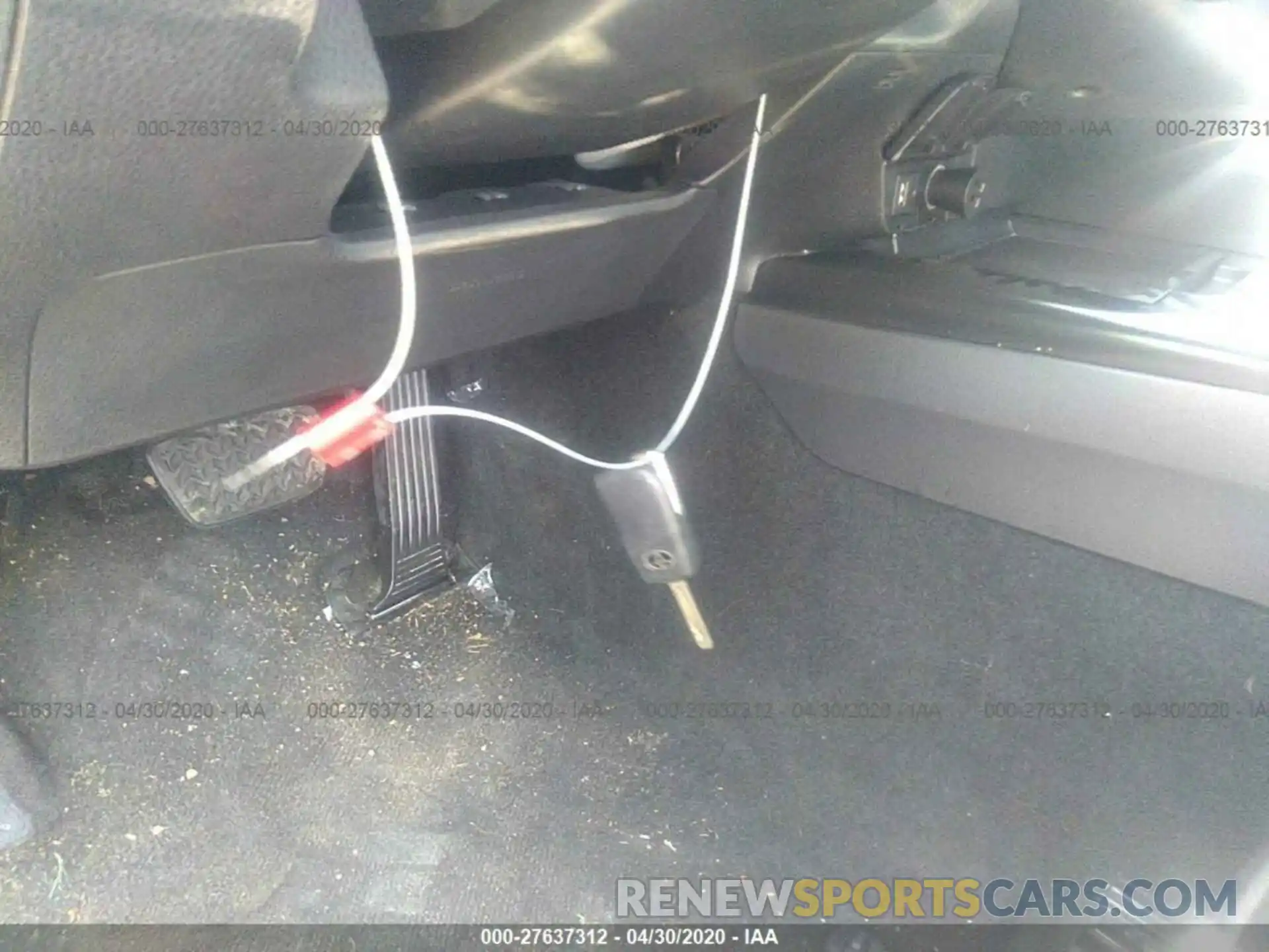 11 Photograph of a damaged car 4T1B11HKXKU170780 TOYOTA CAMRY 2019