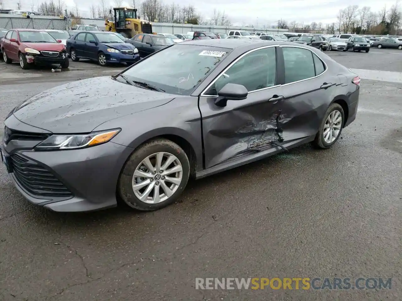 10 Photograph of a damaged car 4T1B11HKXKU171525 TOYOTA CAMRY 2019