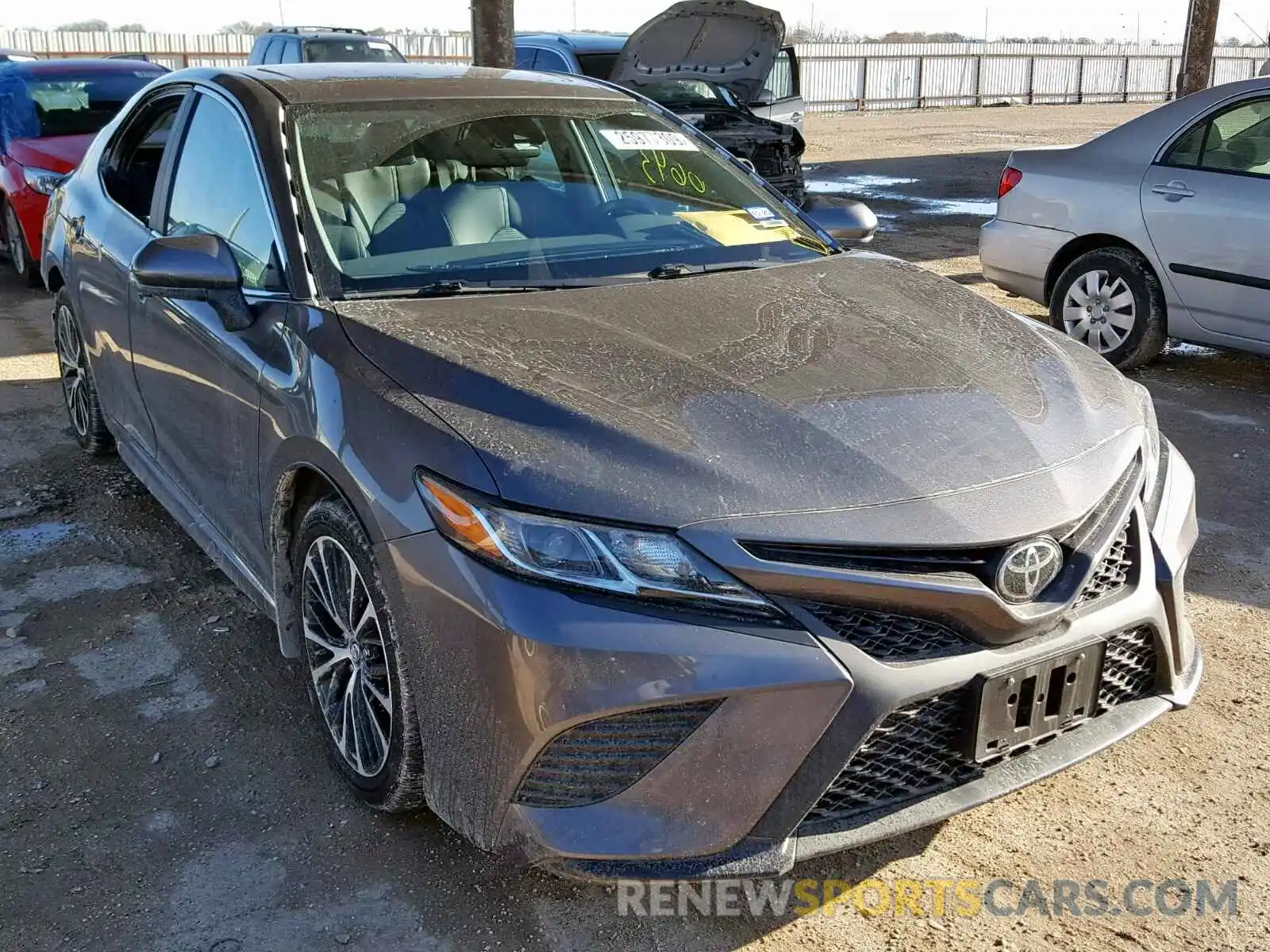 1 Photograph of a damaged car 4T1B11HKXKU172402 TOYOTA CAMRY 2019