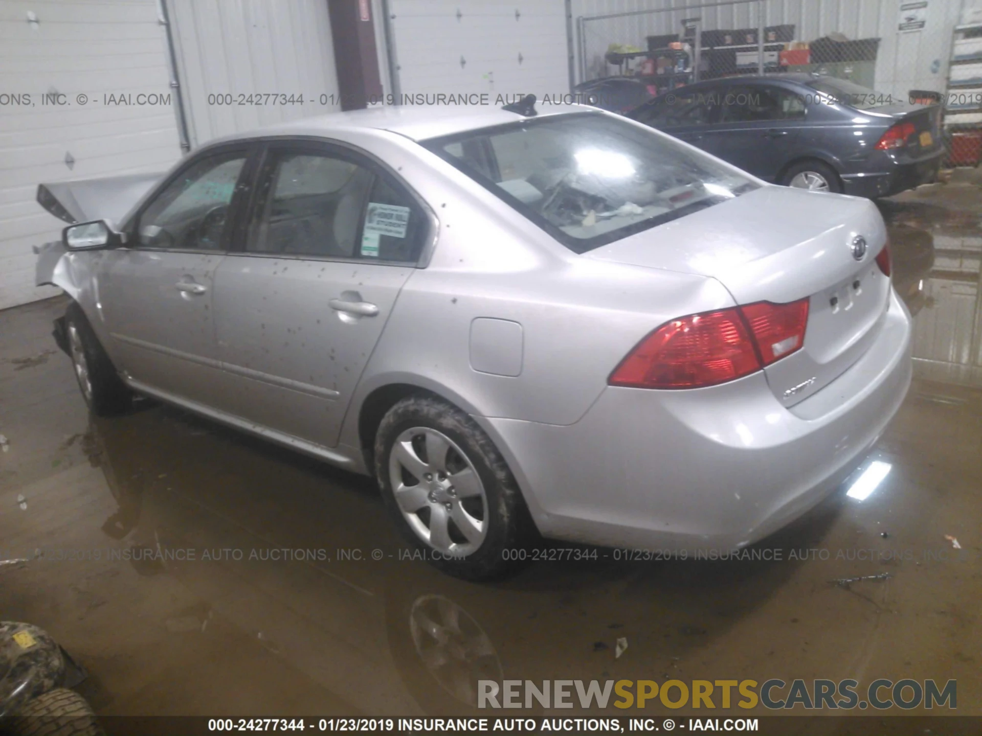 3 Photograph of a damaged car 4T1B11HKXKU172612 TOYOTA CAMRY 2019