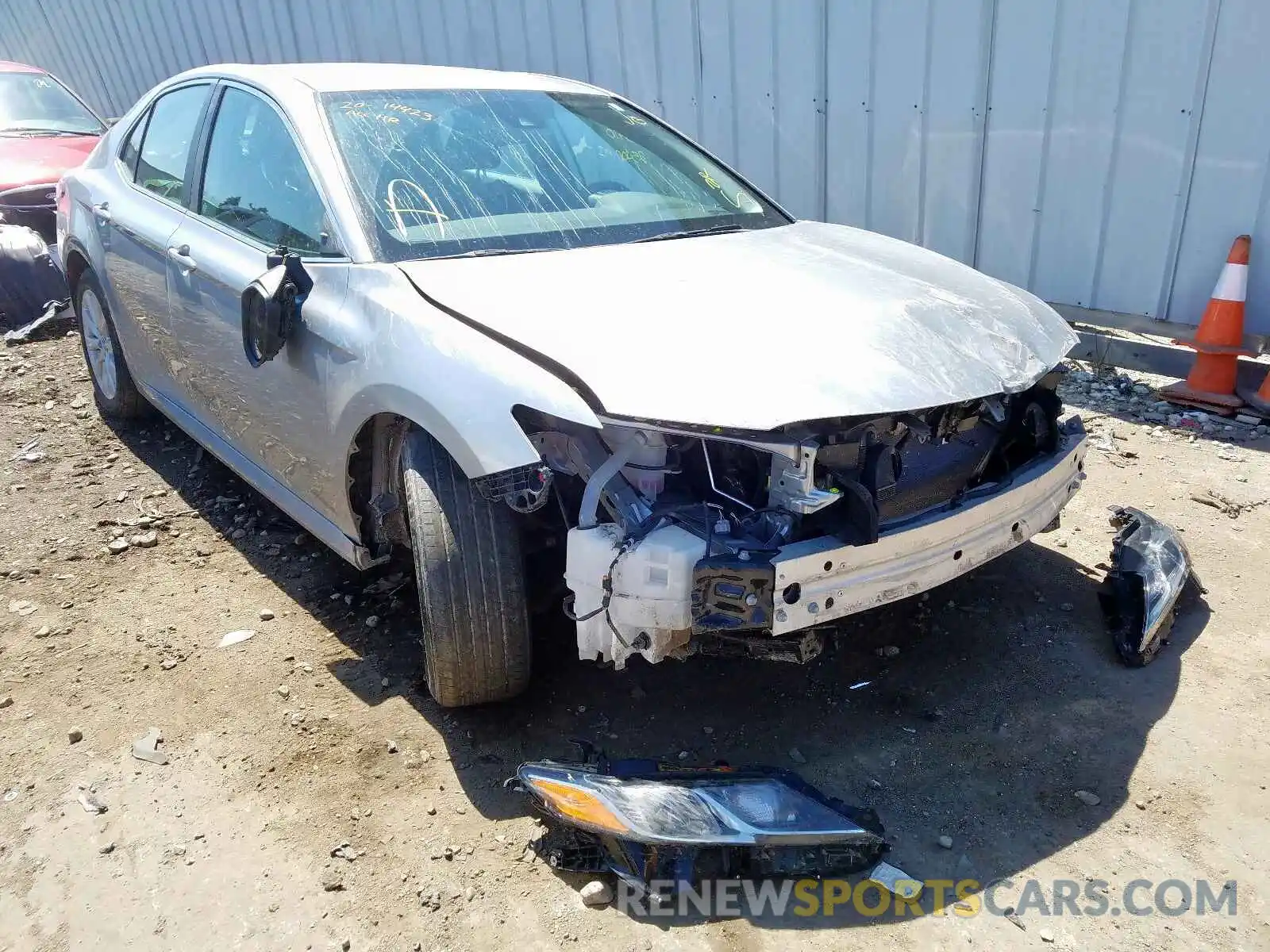 1 Photograph of a damaged car 4T1B11HKXKU172819 TOYOTA CAMRY 2019