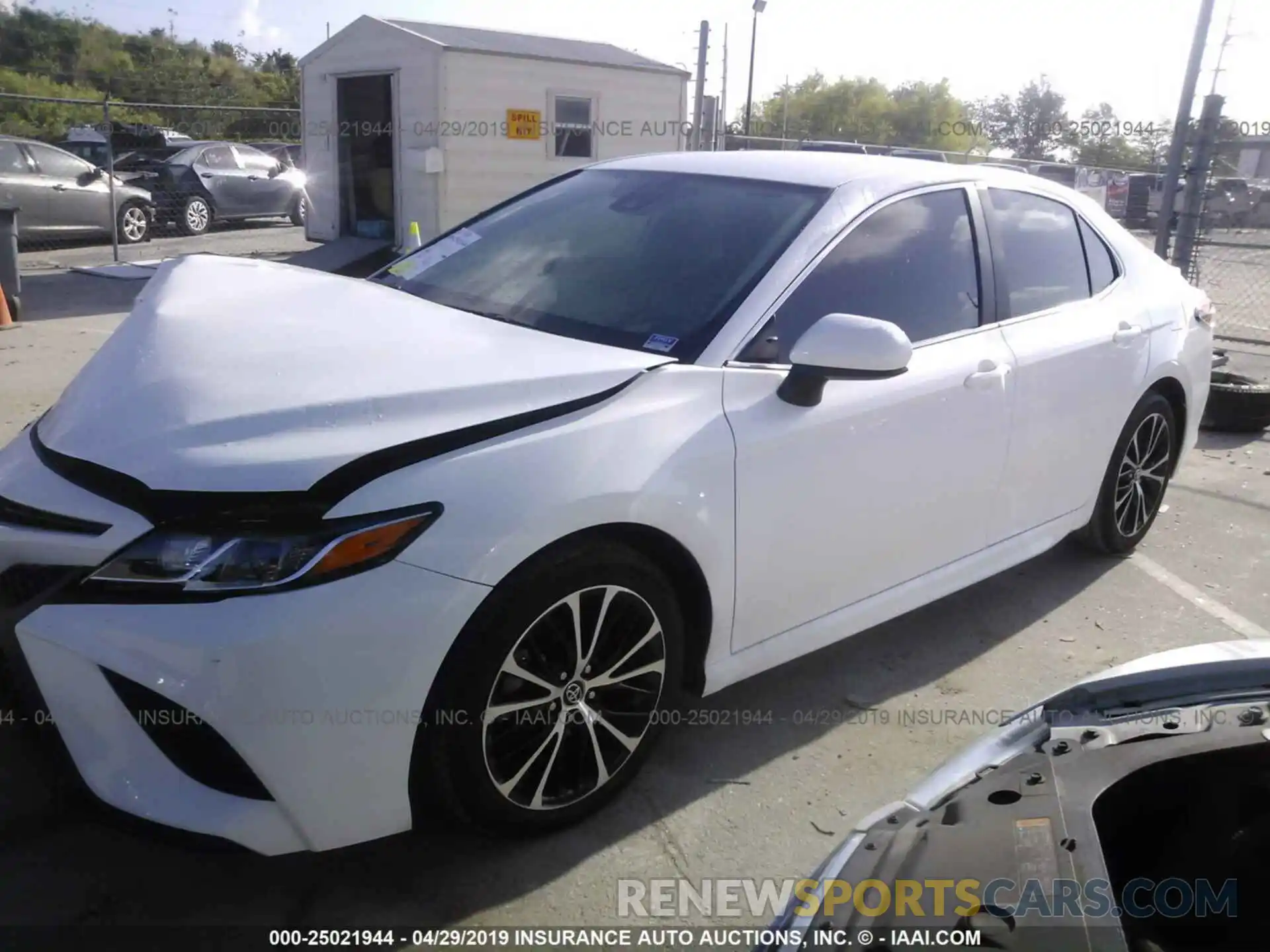 2 Photograph of a damaged car 4T1B11HKXKU174716 TOYOTA CAMRY 2019