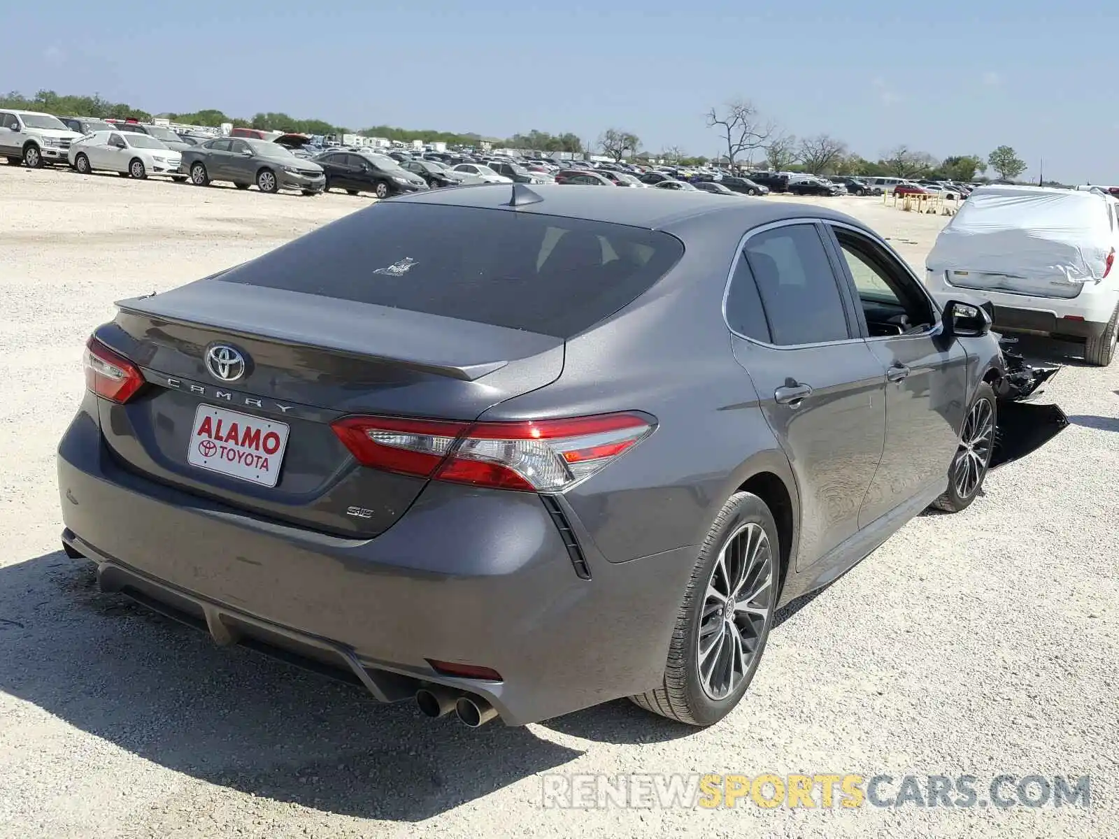 4 Photograph of a damaged car 4T1B11HKXKU174912 TOYOTA CAMRY 2019