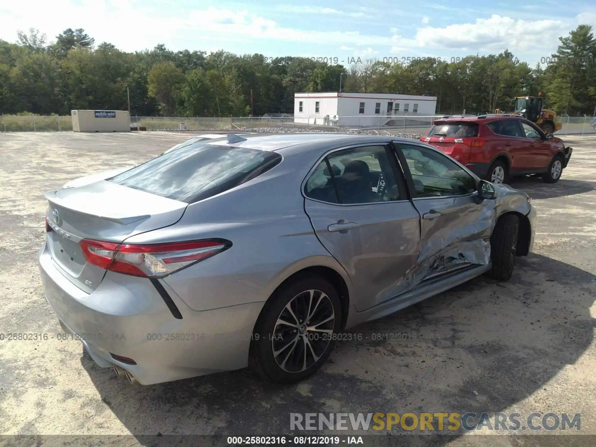 4 Photograph of a damaged car 4T1B11HKXKU175350 TOYOTA CAMRY 2019