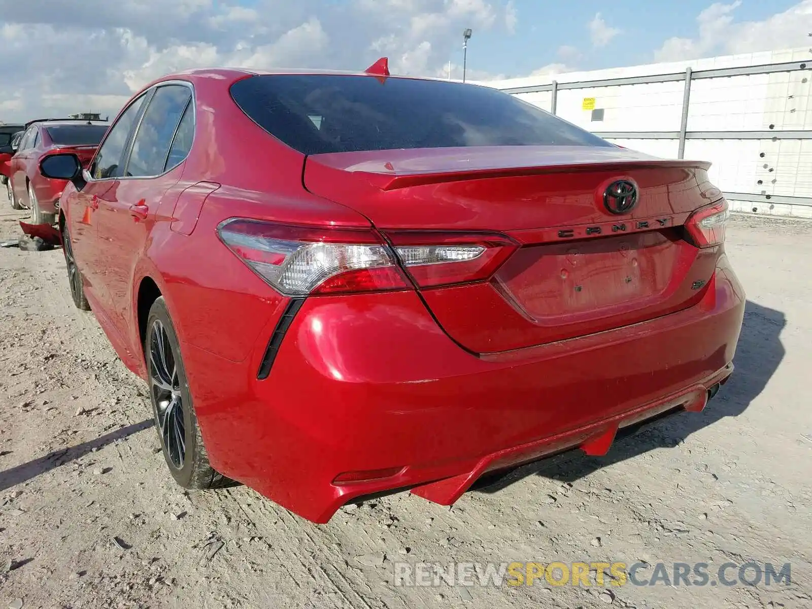 3 Photograph of a damaged car 4T1B11HKXKU175672 TOYOTA CAMRY 2019