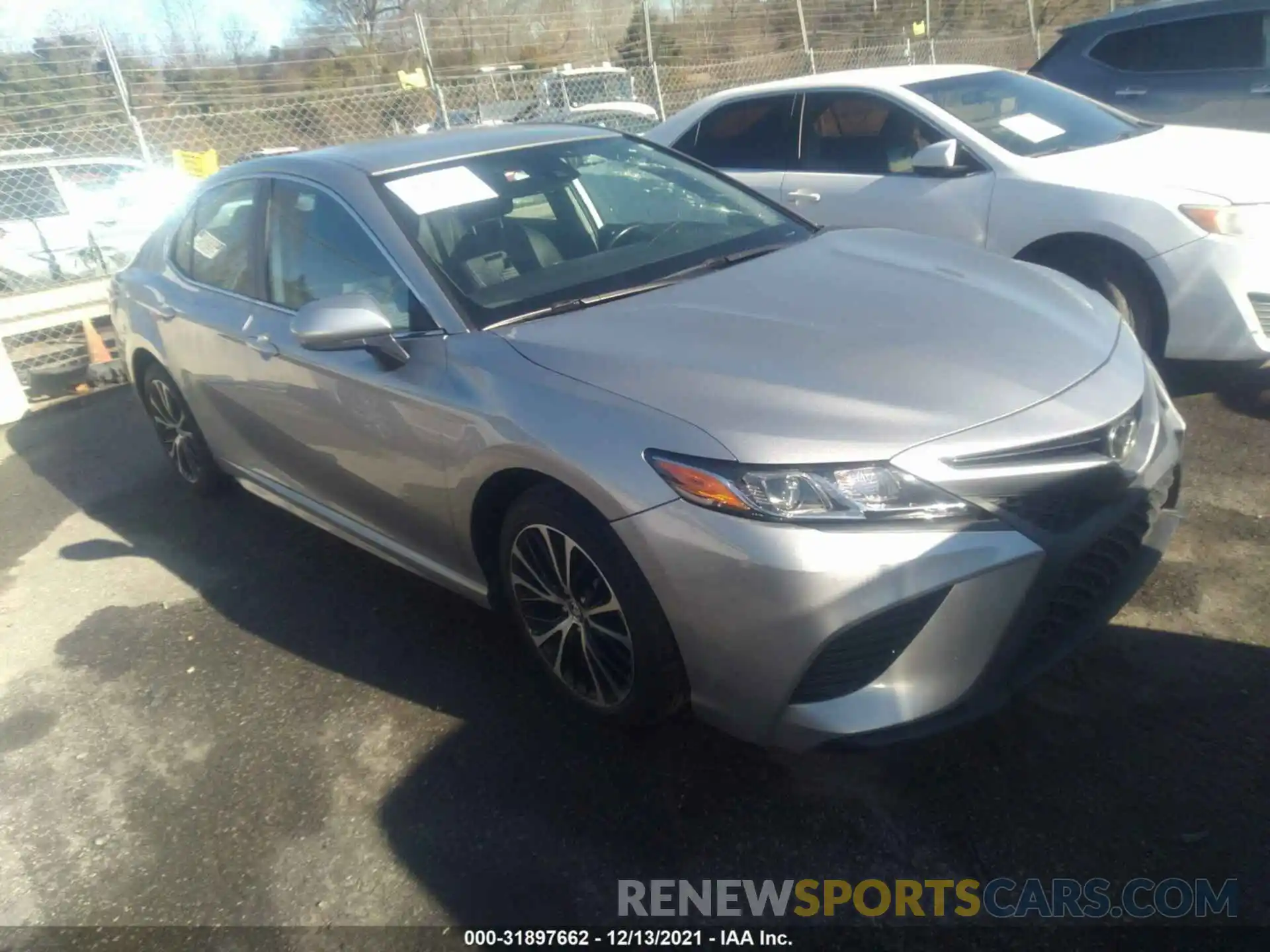 1 Photograph of a damaged car 4T1B11HKXKU176174 TOYOTA CAMRY 2019