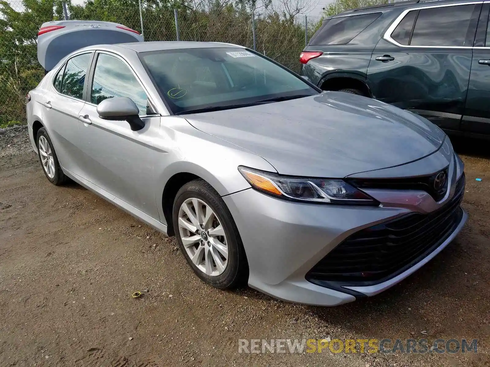 1 Photograph of a damaged car 4T1B11HKXKU176921 TOYOTA CAMRY 2019