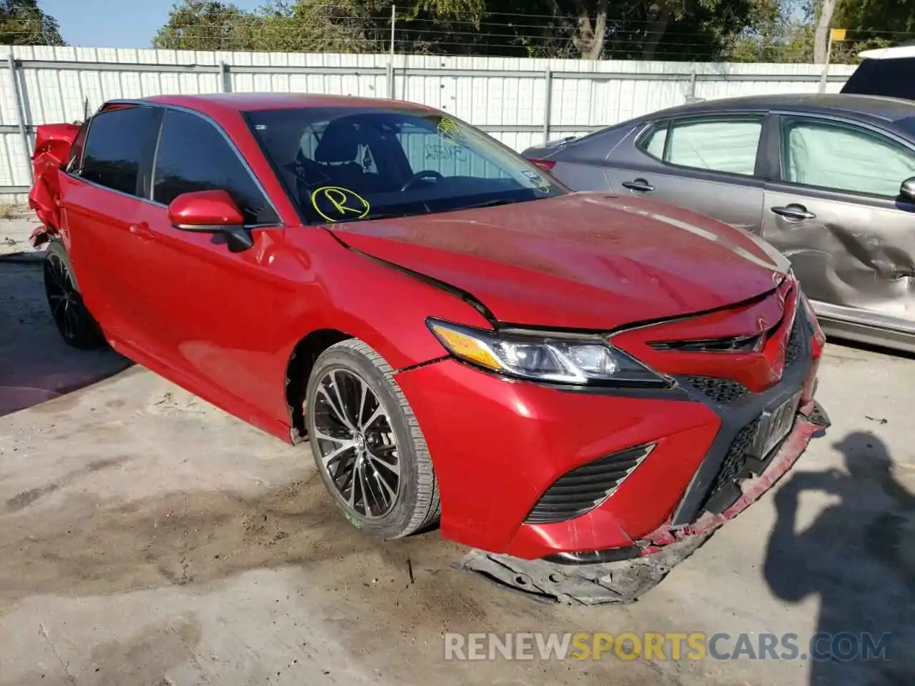 1 Photograph of a damaged car 4T1B11HKXKU178748 TOYOTA CAMRY 2019