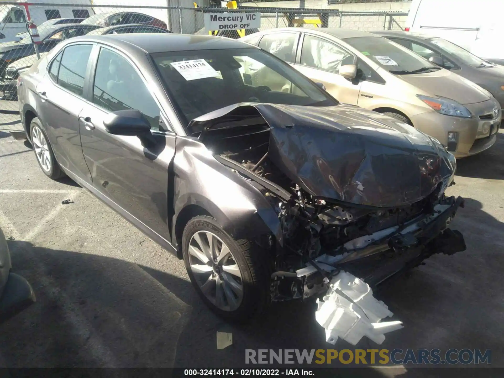 1 Photograph of a damaged car 4T1B11HKXKU180029 TOYOTA CAMRY 2019