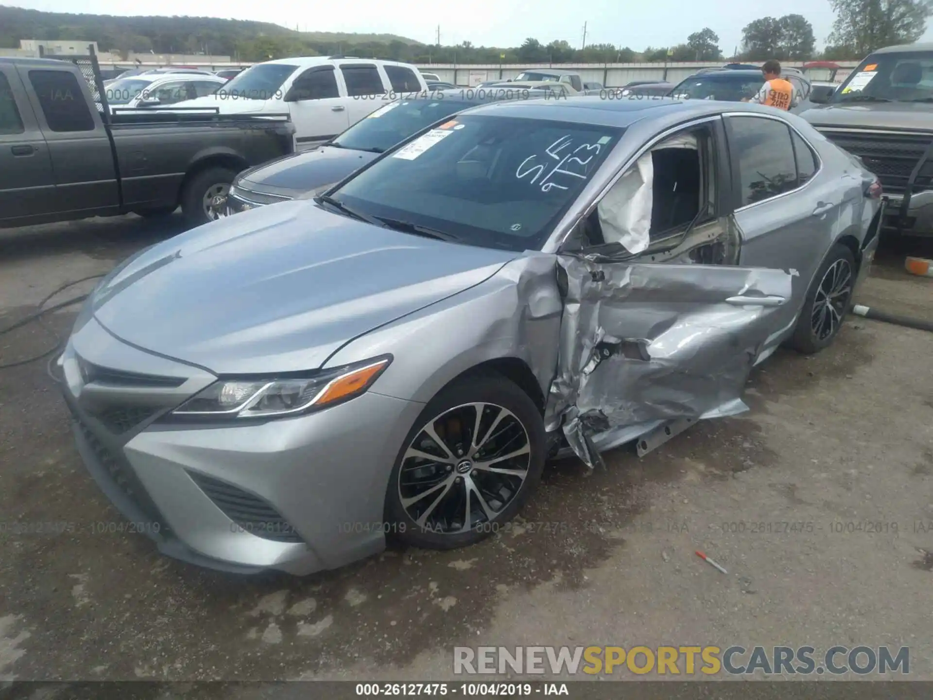 2 Photograph of a damaged car 4T1B11HKXKU180841 TOYOTA CAMRY 2019