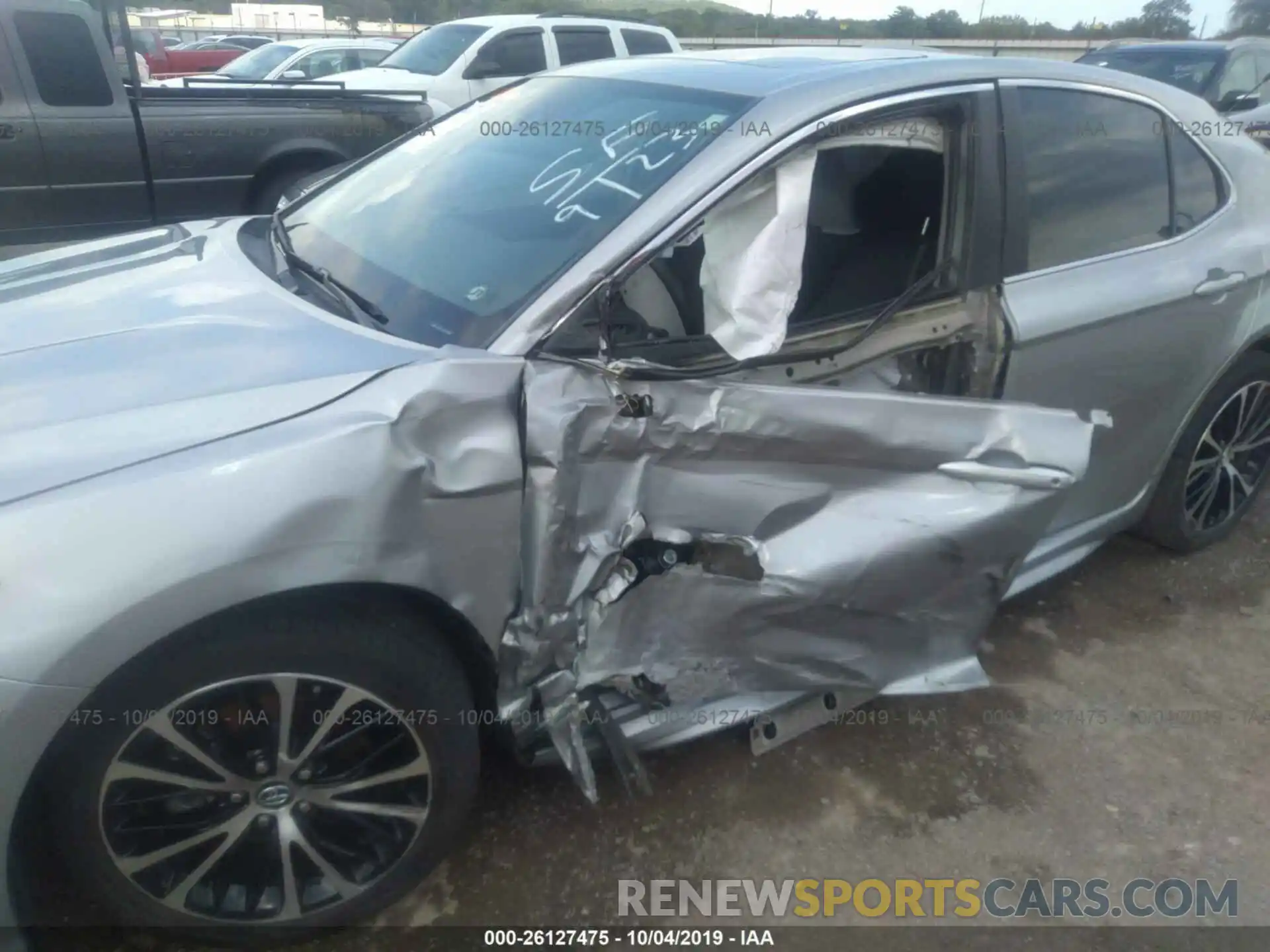 6 Photograph of a damaged car 4T1B11HKXKU180841 TOYOTA CAMRY 2019