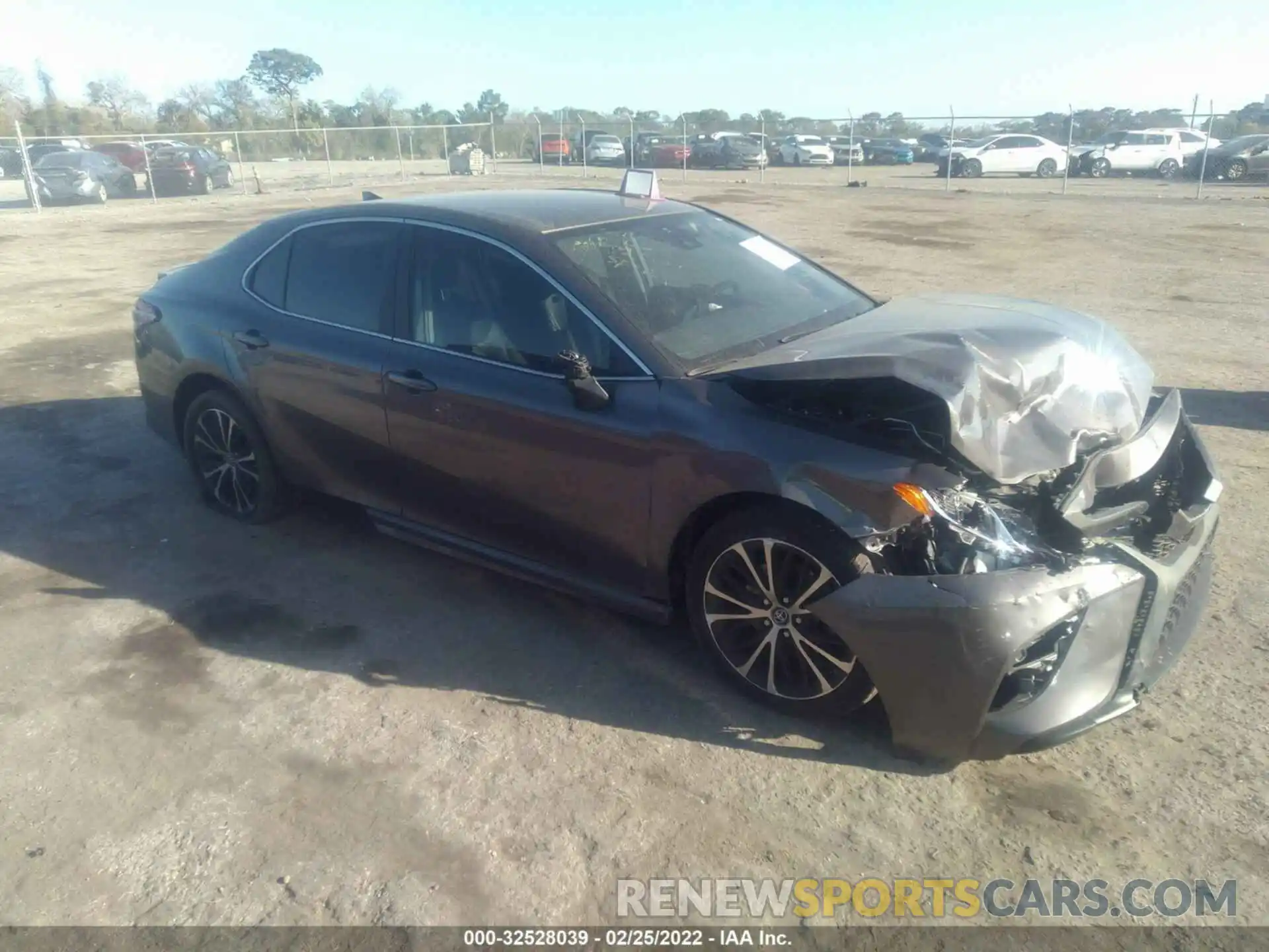 1 Photograph of a damaged car 4T1B11HKXKU181701 TOYOTA CAMRY 2019