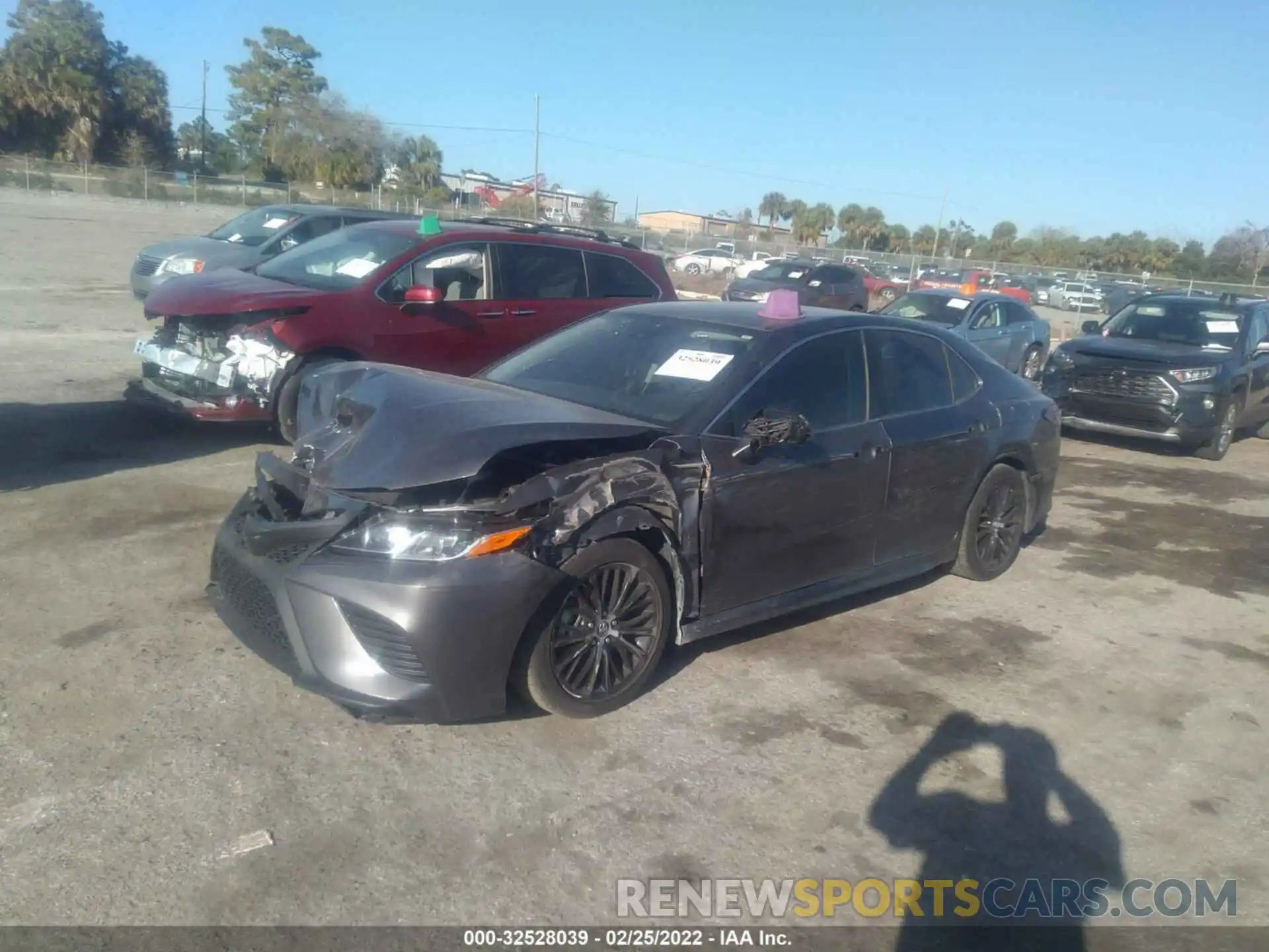 2 Photograph of a damaged car 4T1B11HKXKU181701 TOYOTA CAMRY 2019