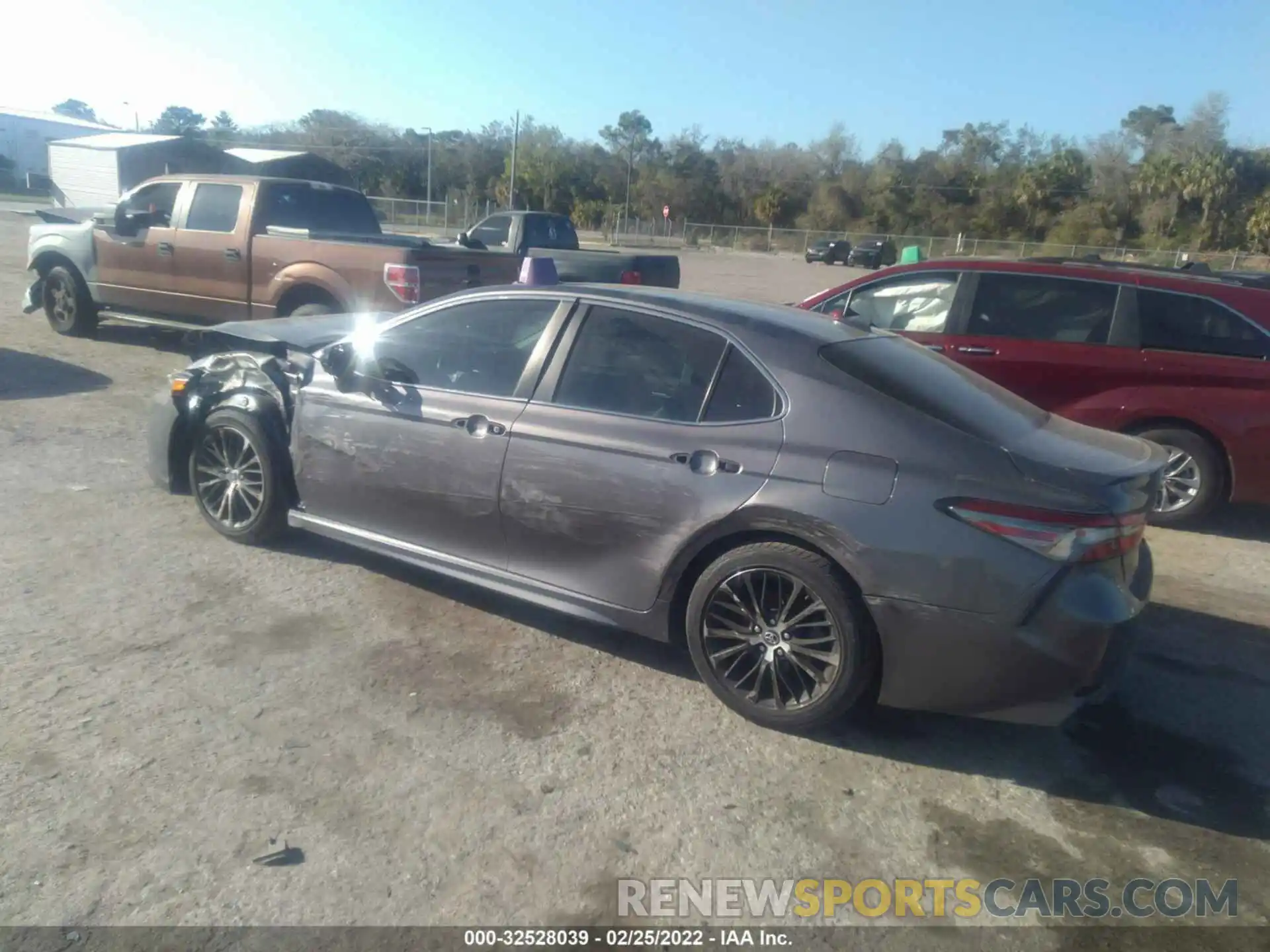 3 Photograph of a damaged car 4T1B11HKXKU181701 TOYOTA CAMRY 2019