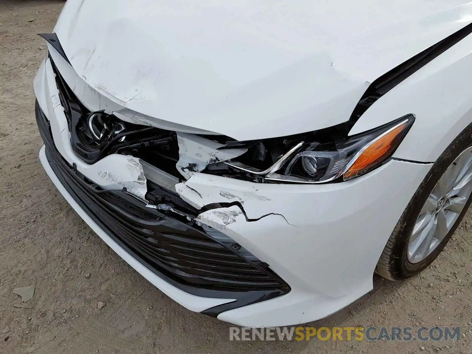 9 Photograph of a damaged car 4T1B11HKXKU182363 TOYOTA CAMRY 2019