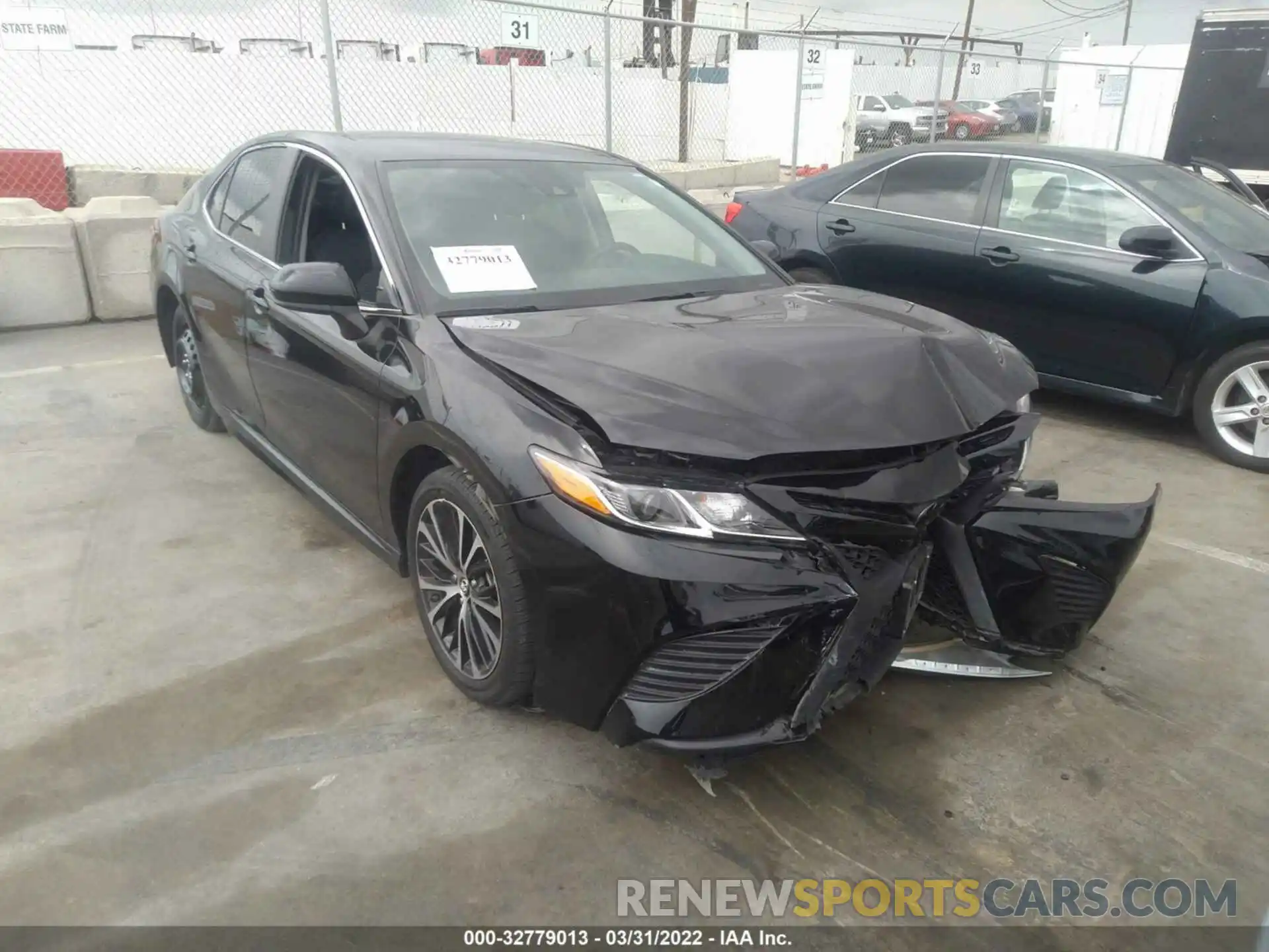 1 Photograph of a damaged car 4T1B11HKXKU183450 TOYOTA CAMRY 2019