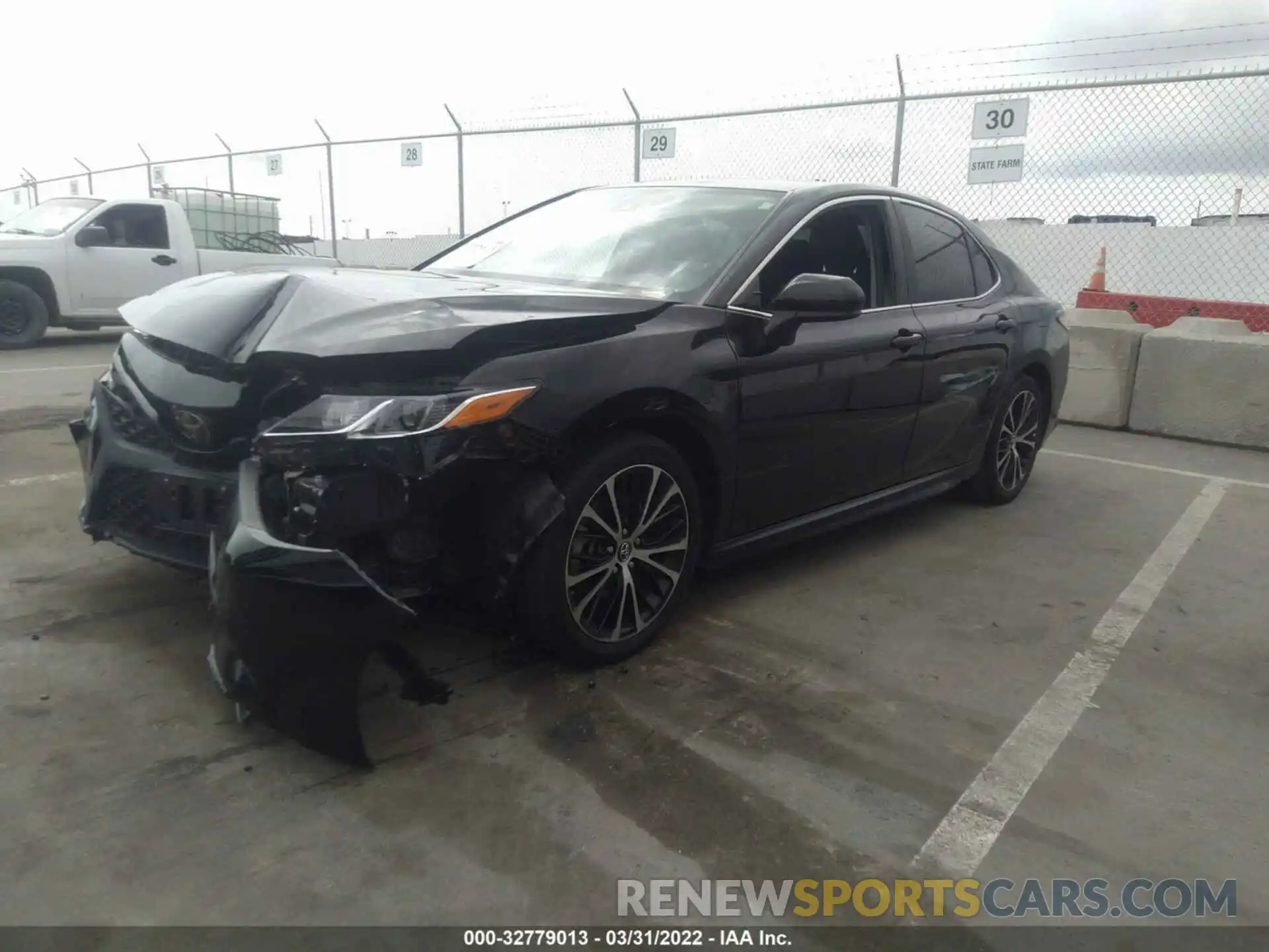 2 Photograph of a damaged car 4T1B11HKXKU183450 TOYOTA CAMRY 2019