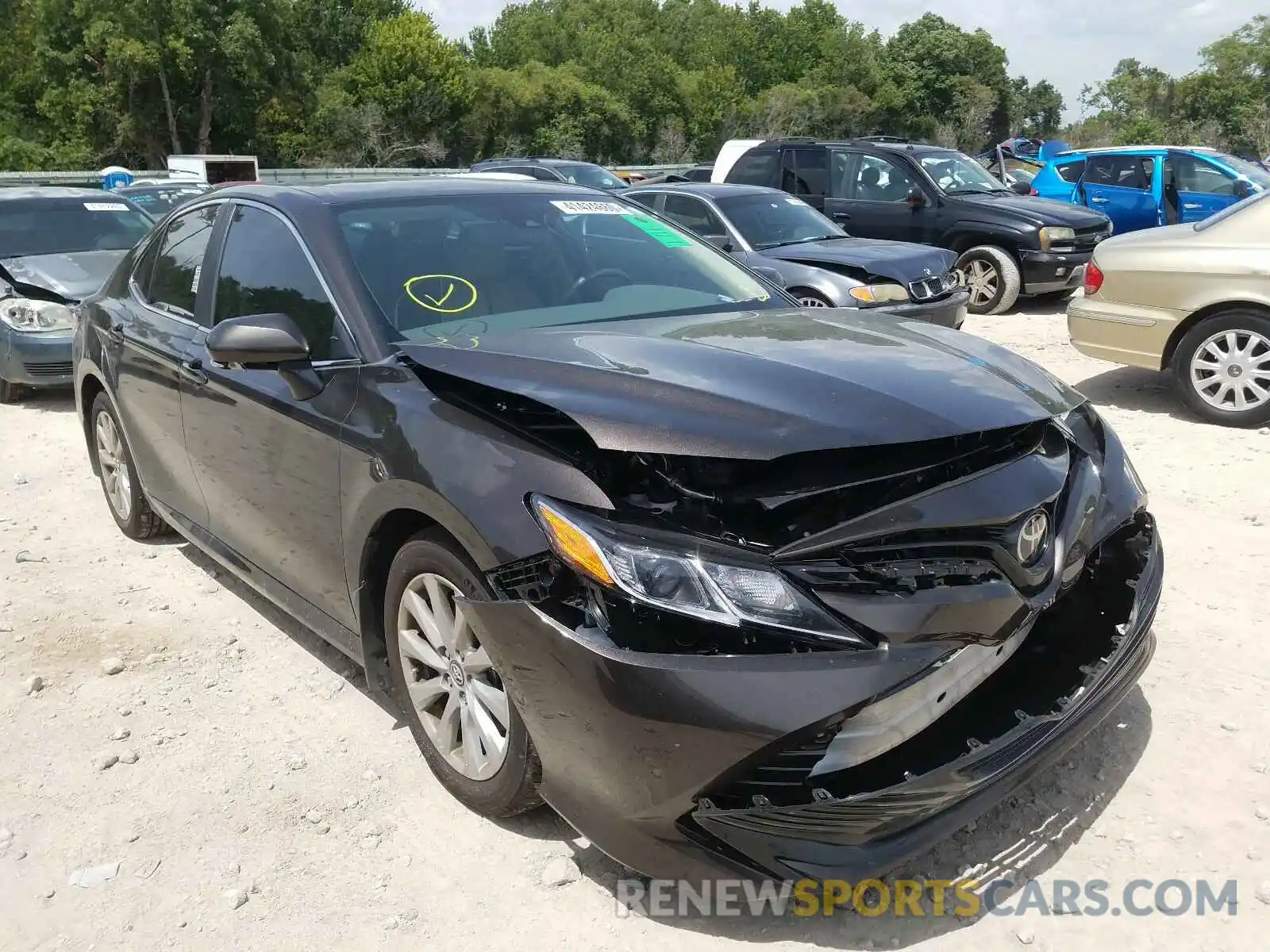 1 Photograph of a damaged car 4T1B11HKXKU183741 TOYOTA CAMRY 2019