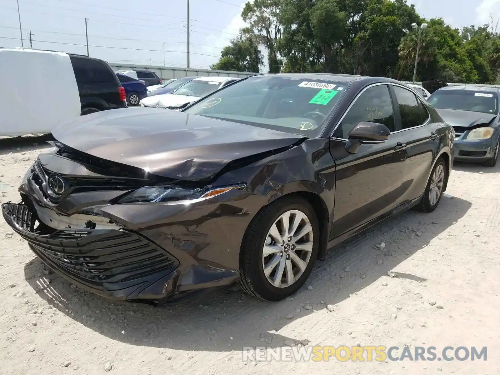 2 Photograph of a damaged car 4T1B11HKXKU183741 TOYOTA CAMRY 2019