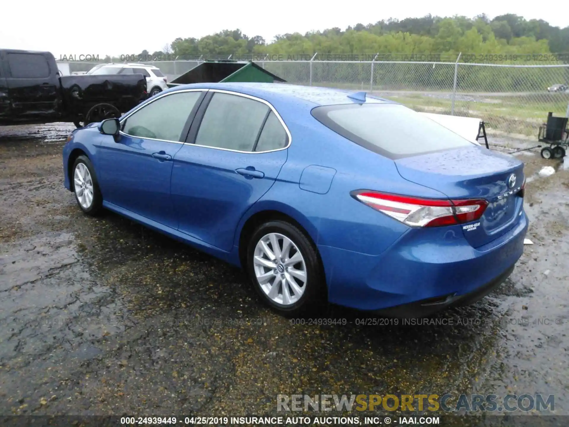 3 Photograph of a damaged car 4T1B11HKXKU183819 TOYOTA CAMRY 2019