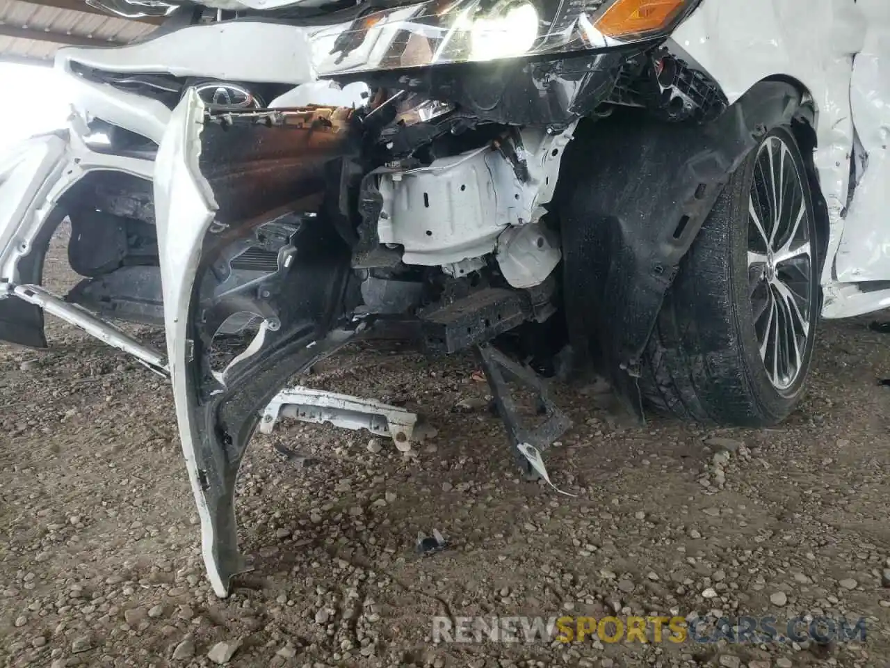 9 Photograph of a damaged car 4T1B11HKXKU184842 TOYOTA CAMRY 2019