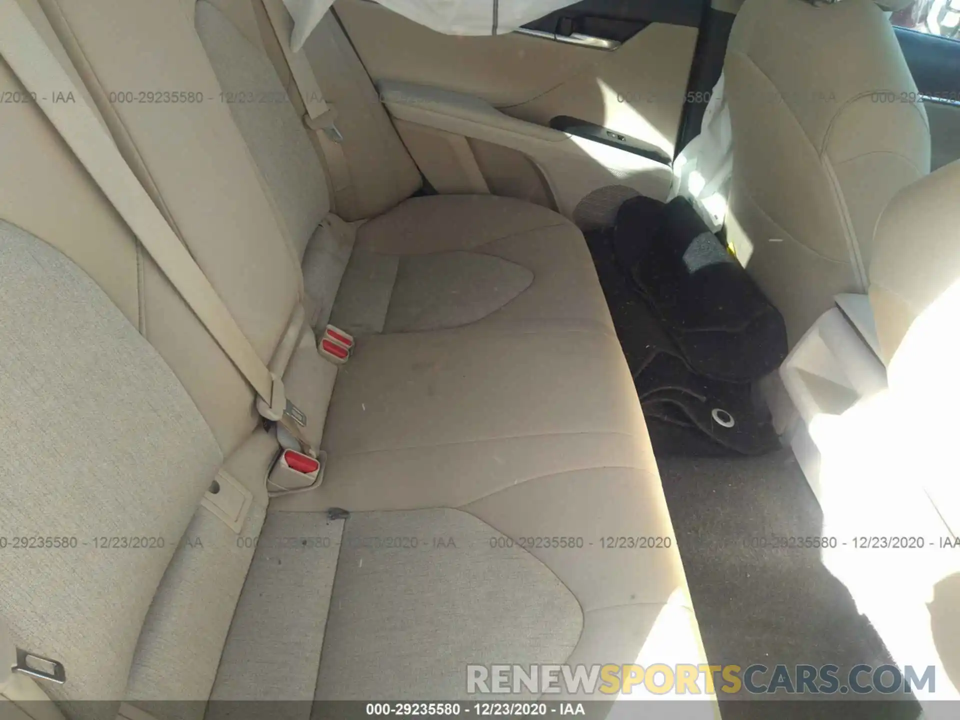 8 Photograph of a damaged car 4T1B11HKXKU186171 TOYOTA CAMRY 2019