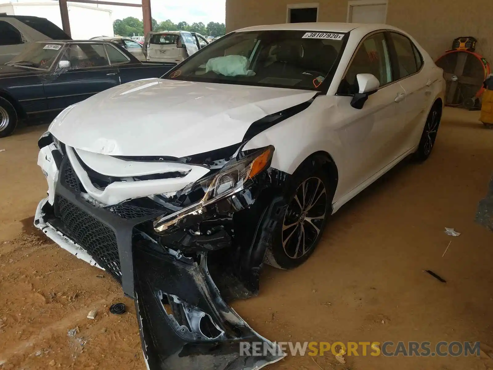 2 Photograph of a damaged car 4T1B11HKXKU186560 TOYOTA CAMRY 2019