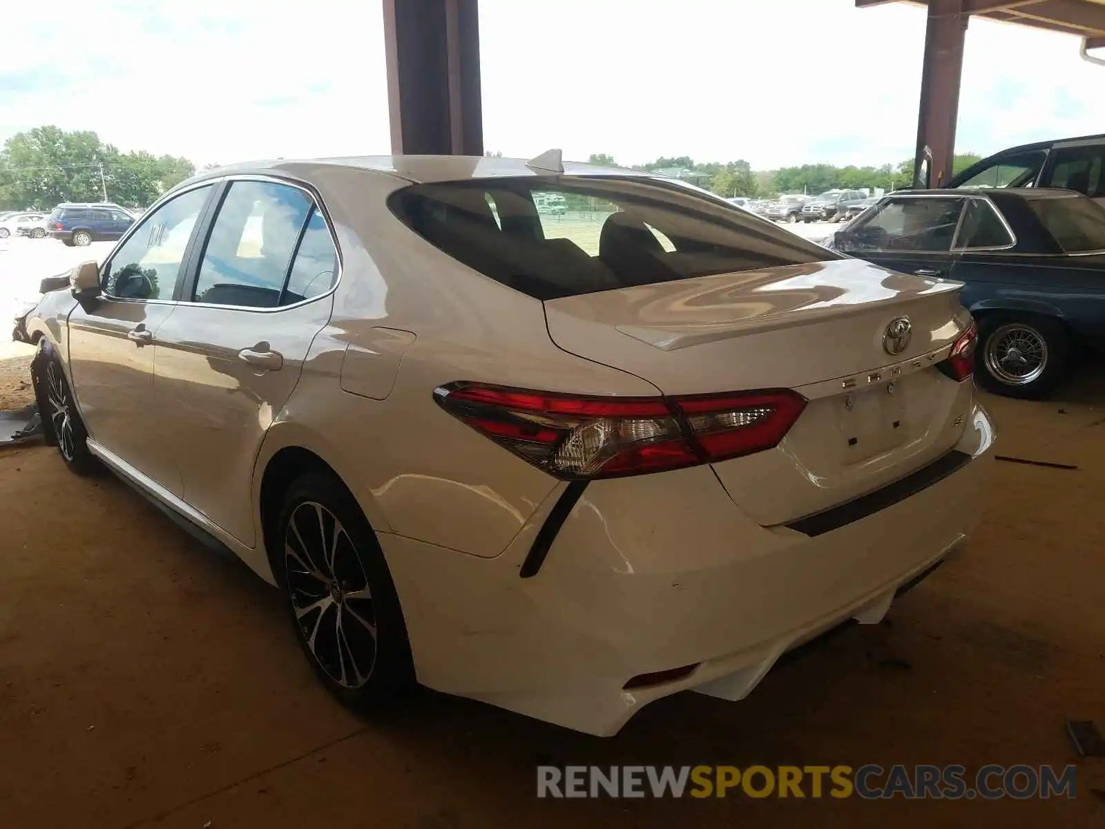 3 Photograph of a damaged car 4T1B11HKXKU186560 TOYOTA CAMRY 2019