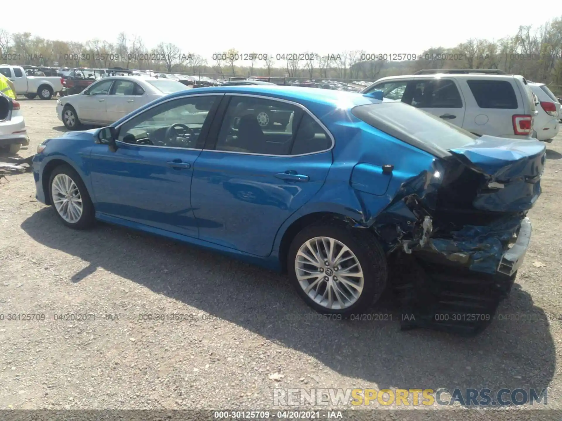 3 Photograph of a damaged car 4T1B11HKXKU186932 TOYOTA CAMRY 2019