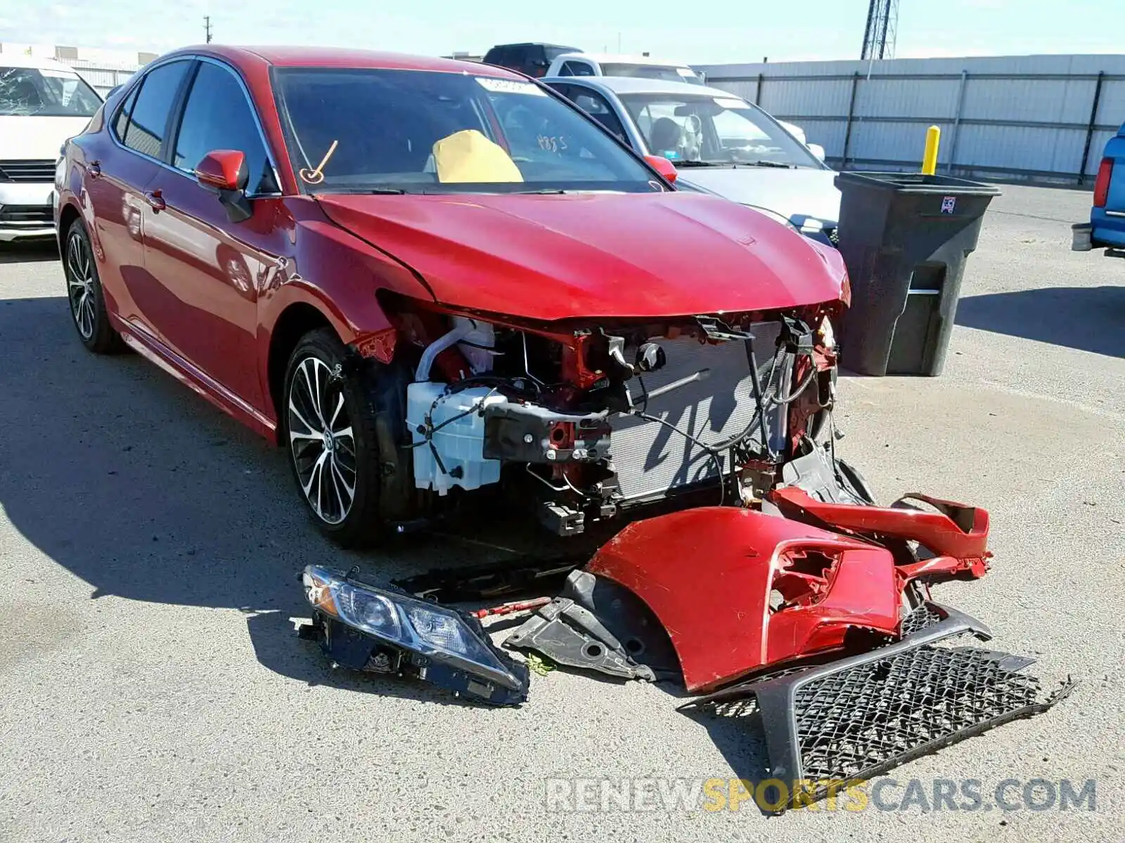 1 Photograph of a damaged car 4T1B11HKXKU189636 TOYOTA CAMRY 2019