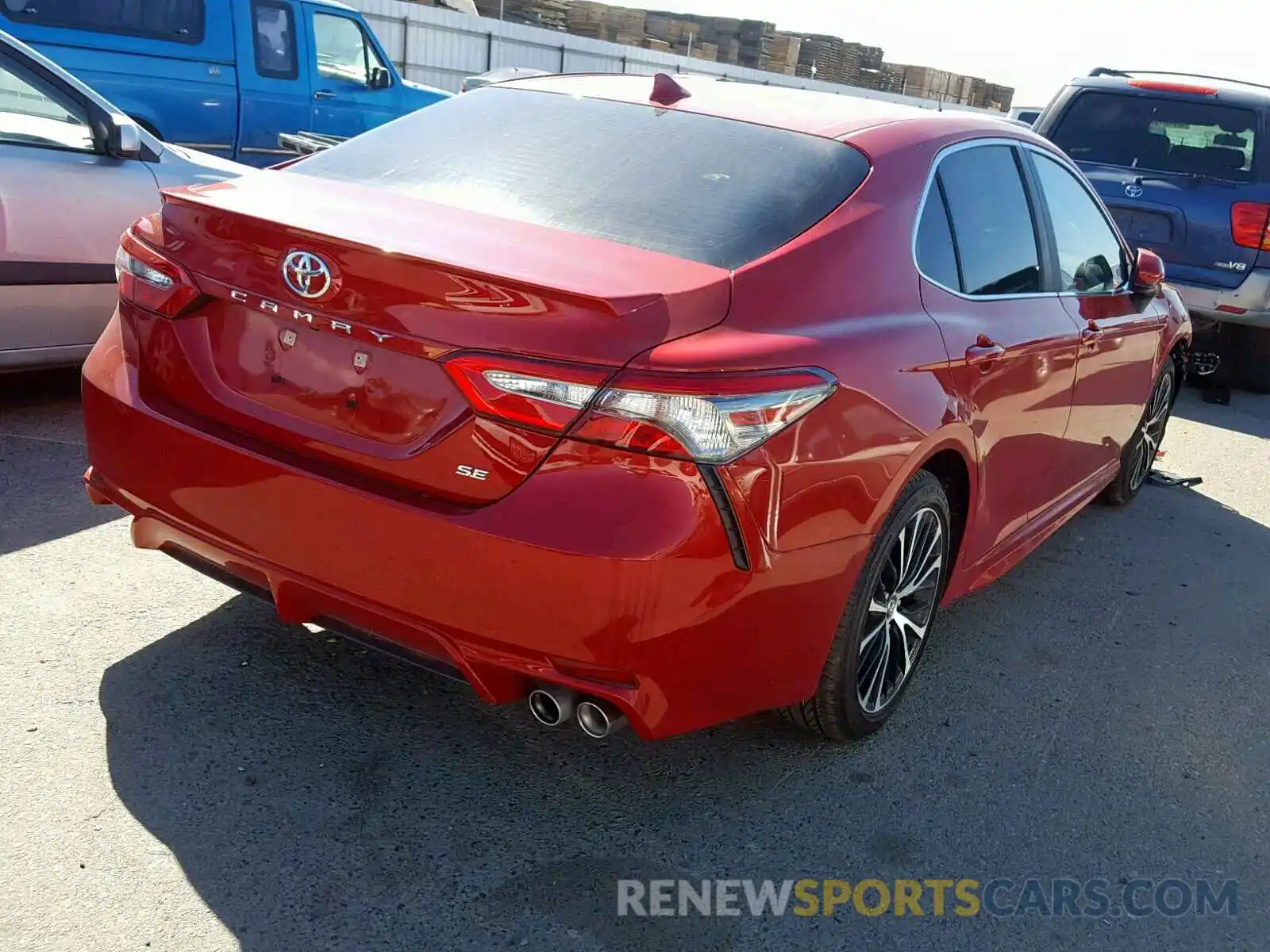 4 Photograph of a damaged car 4T1B11HKXKU189636 TOYOTA CAMRY 2019