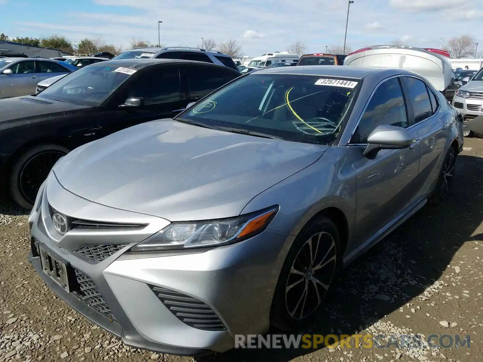 2 Photograph of a damaged car 4T1B11HKXKU189703 TOYOTA CAMRY 2019