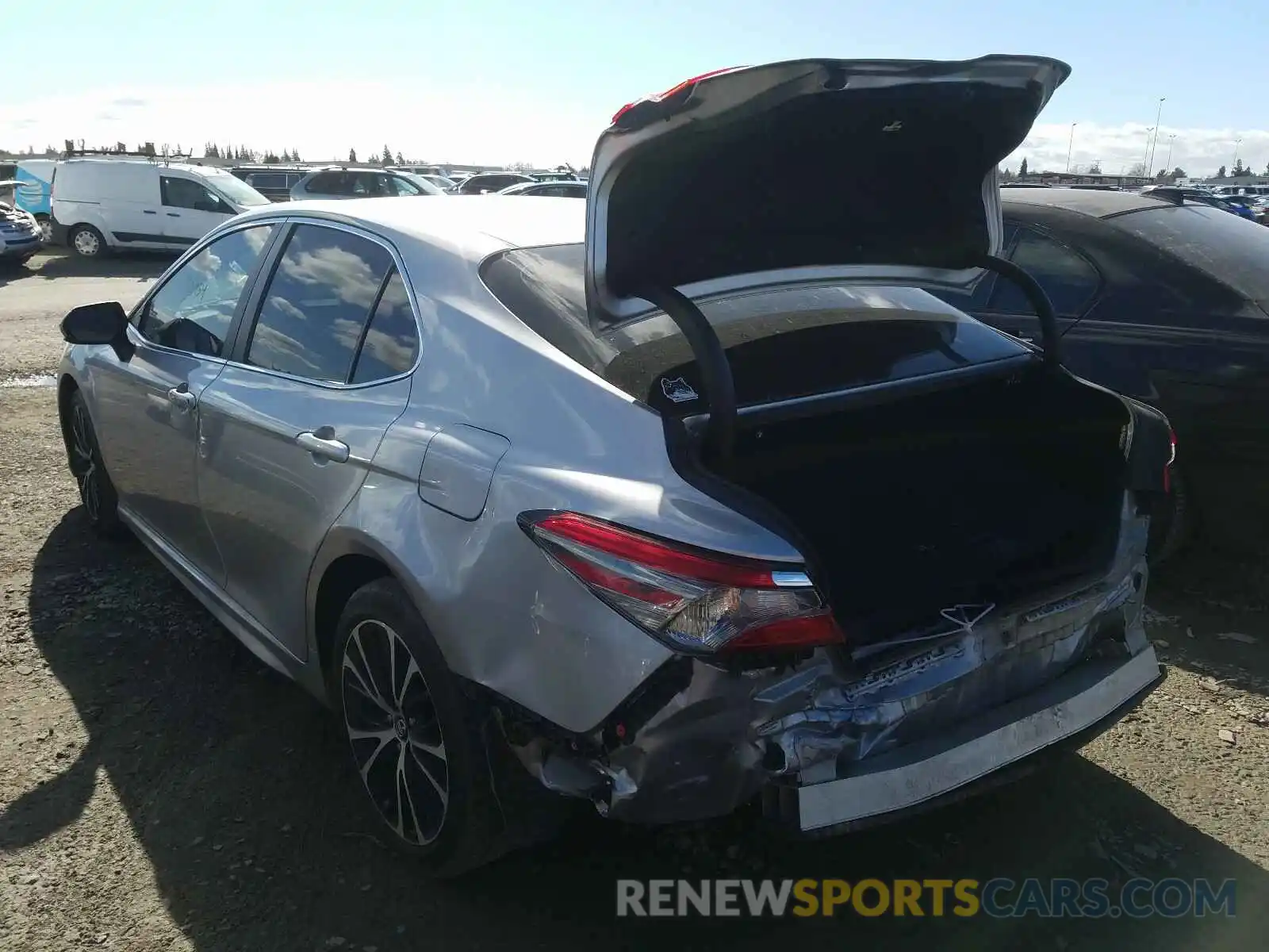 3 Photograph of a damaged car 4T1B11HKXKU189703 TOYOTA CAMRY 2019