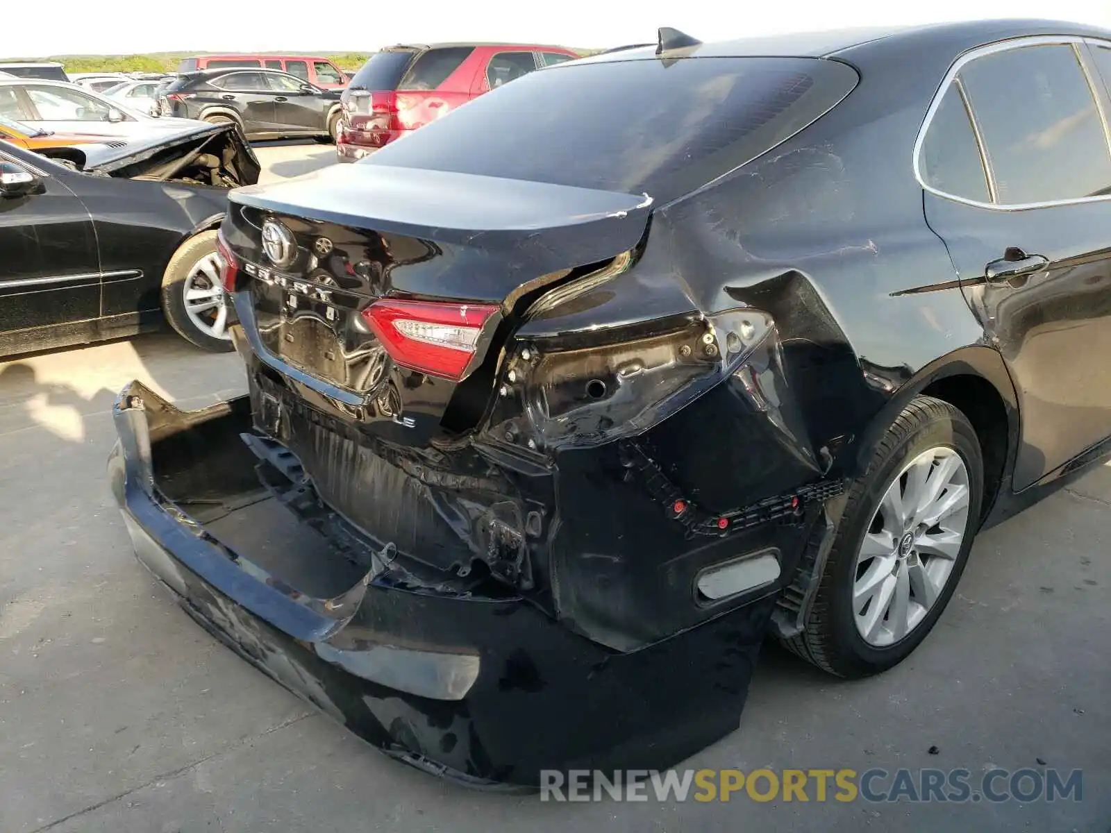 9 Photograph of a damaged car 4T1B11HKXKU189930 TOYOTA CAMRY 2019