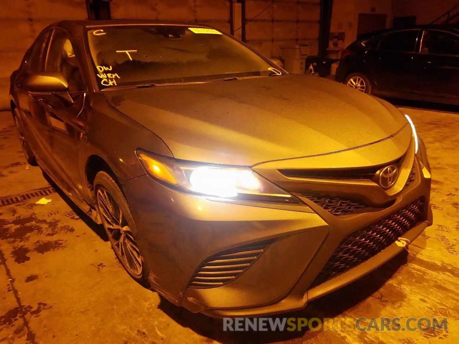 1 Photograph of a damaged car 4T1B11HKXKU190107 TOYOTA CAMRY 2019