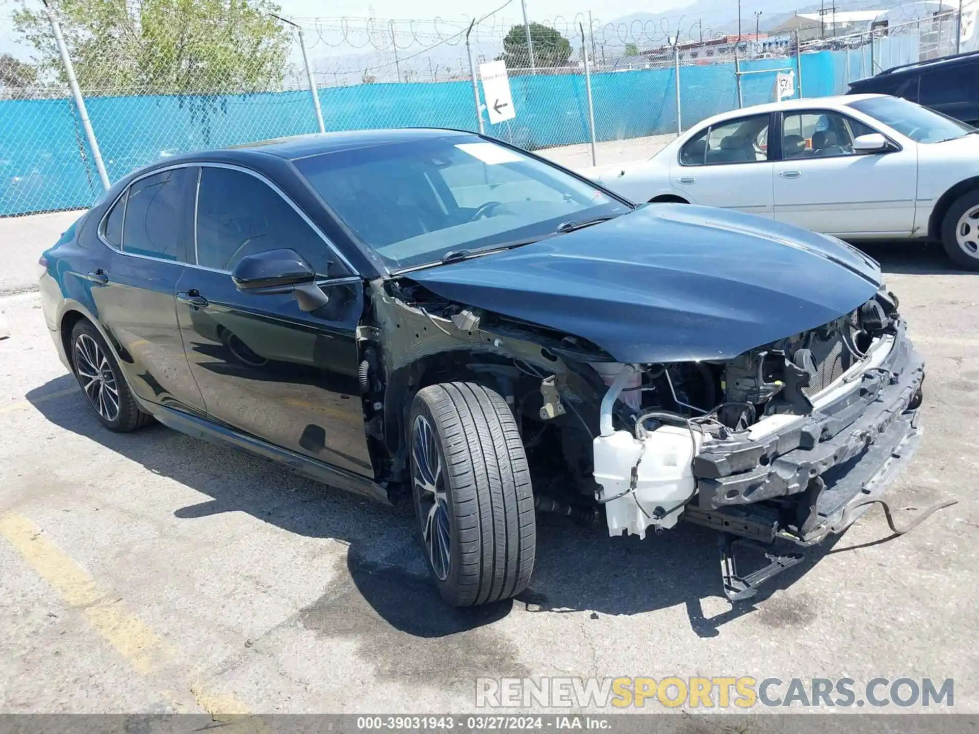 1 Photograph of a damaged car 4T1B11HKXKU190897 TOYOTA CAMRY 2019