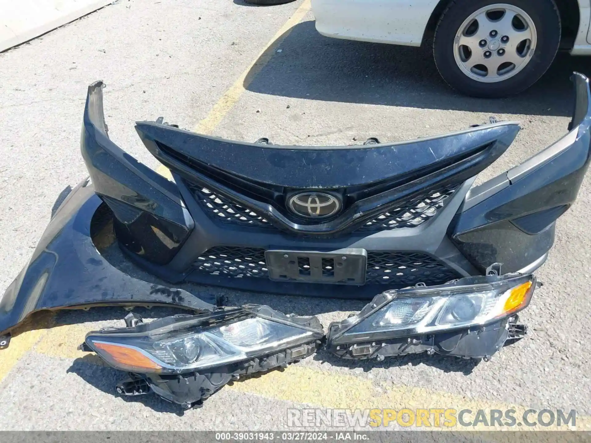 12 Photograph of a damaged car 4T1B11HKXKU190897 TOYOTA CAMRY 2019