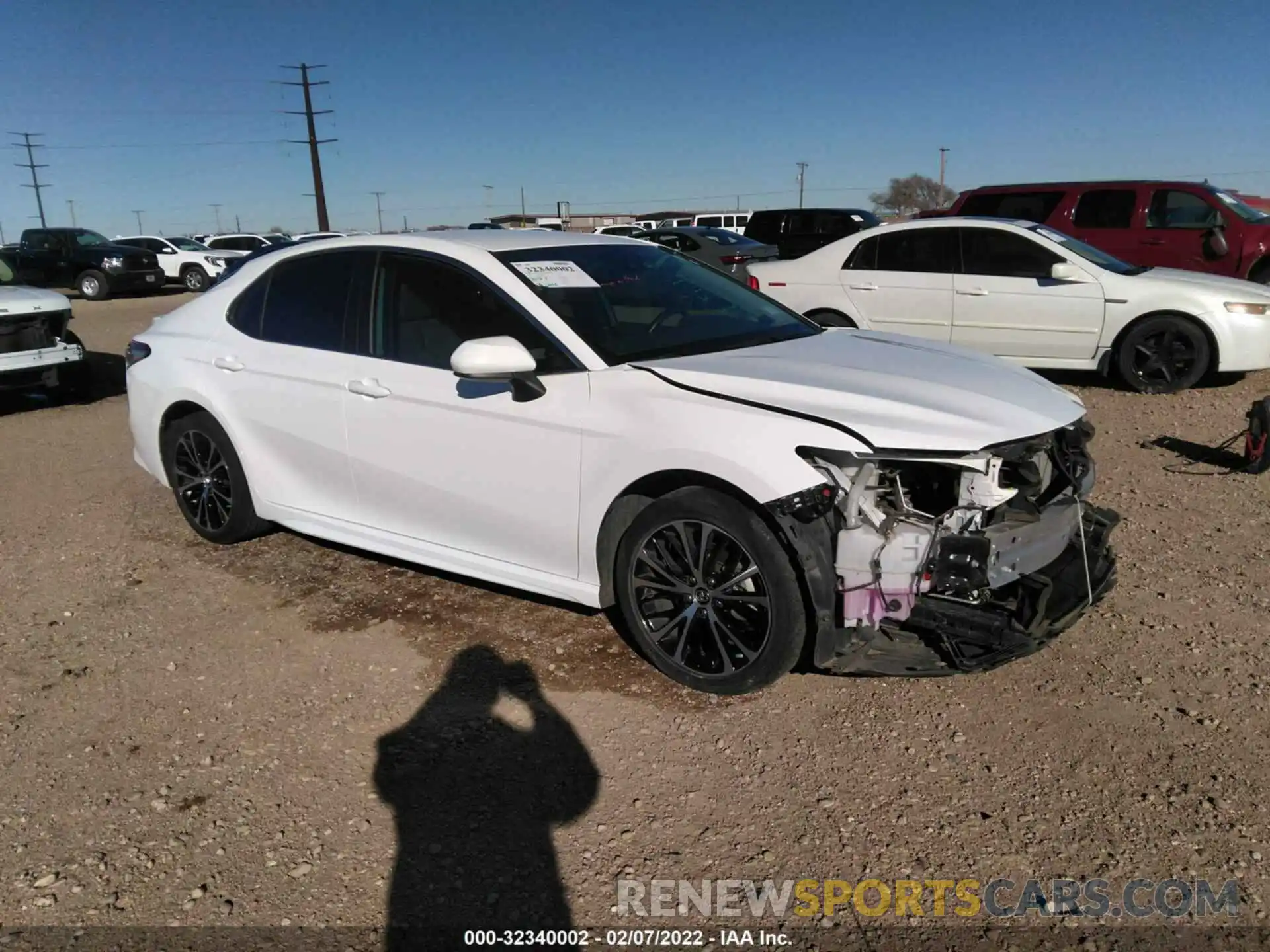 1 Photograph of a damaged car 4T1B11HKXKU193587 TOYOTA CAMRY 2019