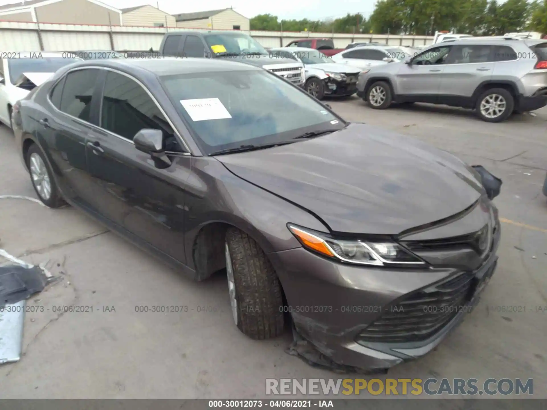 1 Photograph of a damaged car 4T1B11HKXKU195128 TOYOTA CAMRY 2019