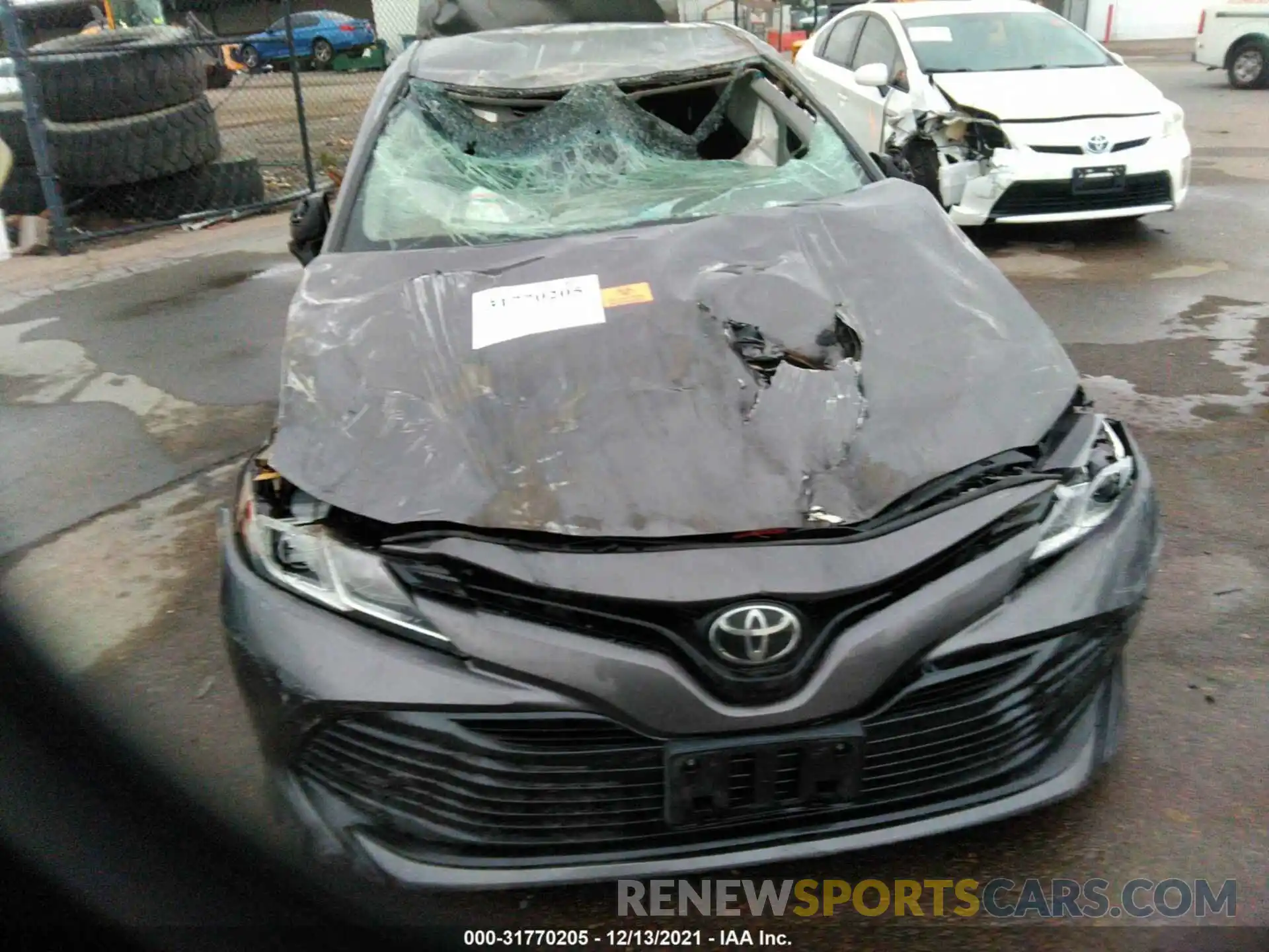 6 Photograph of a damaged car 4T1B11HKXKU195680 TOYOTA CAMRY 2019