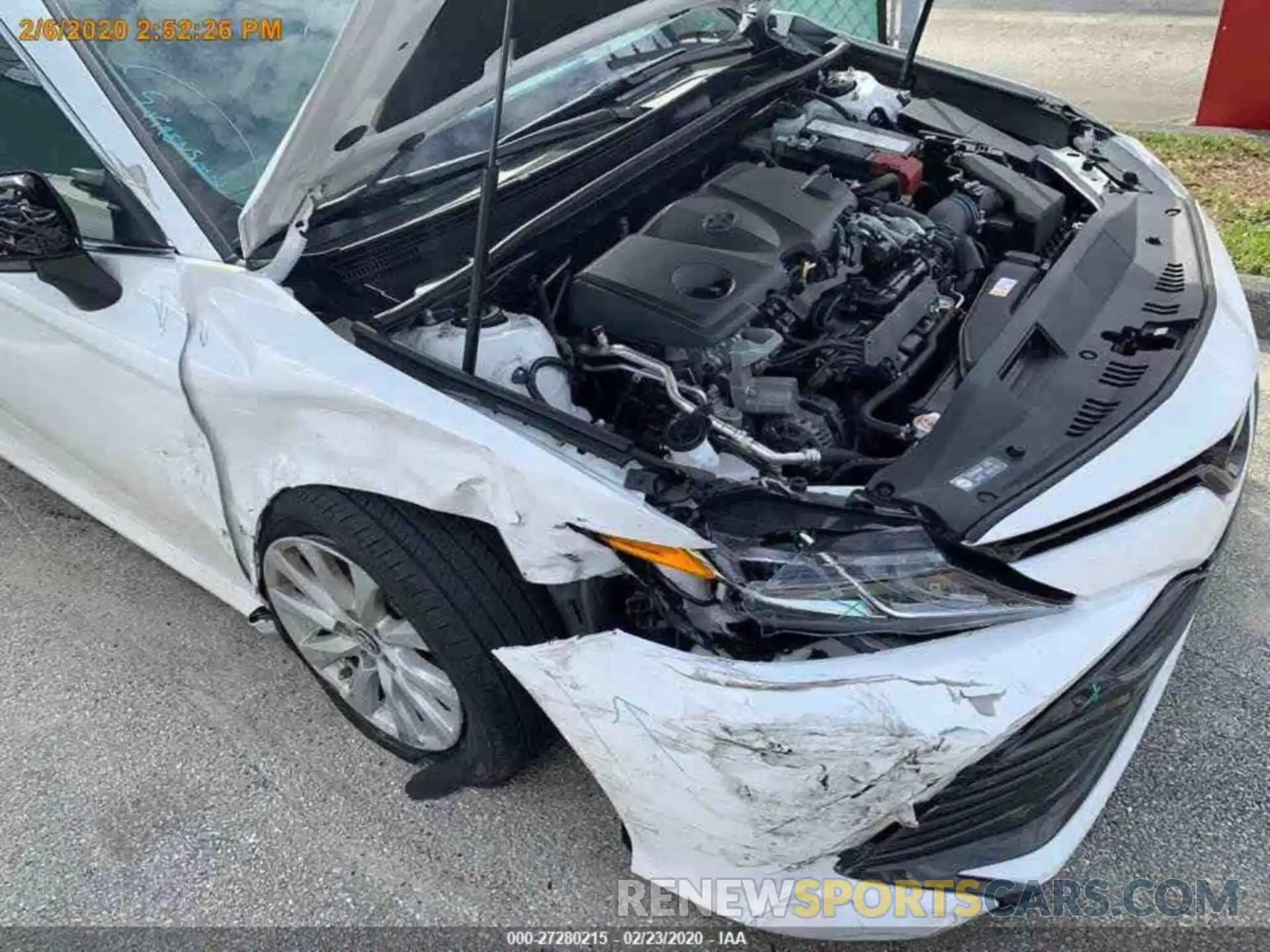 16 Photograph of a damaged car 4T1B11HKXKU196540 TOYOTA CAMRY 2019