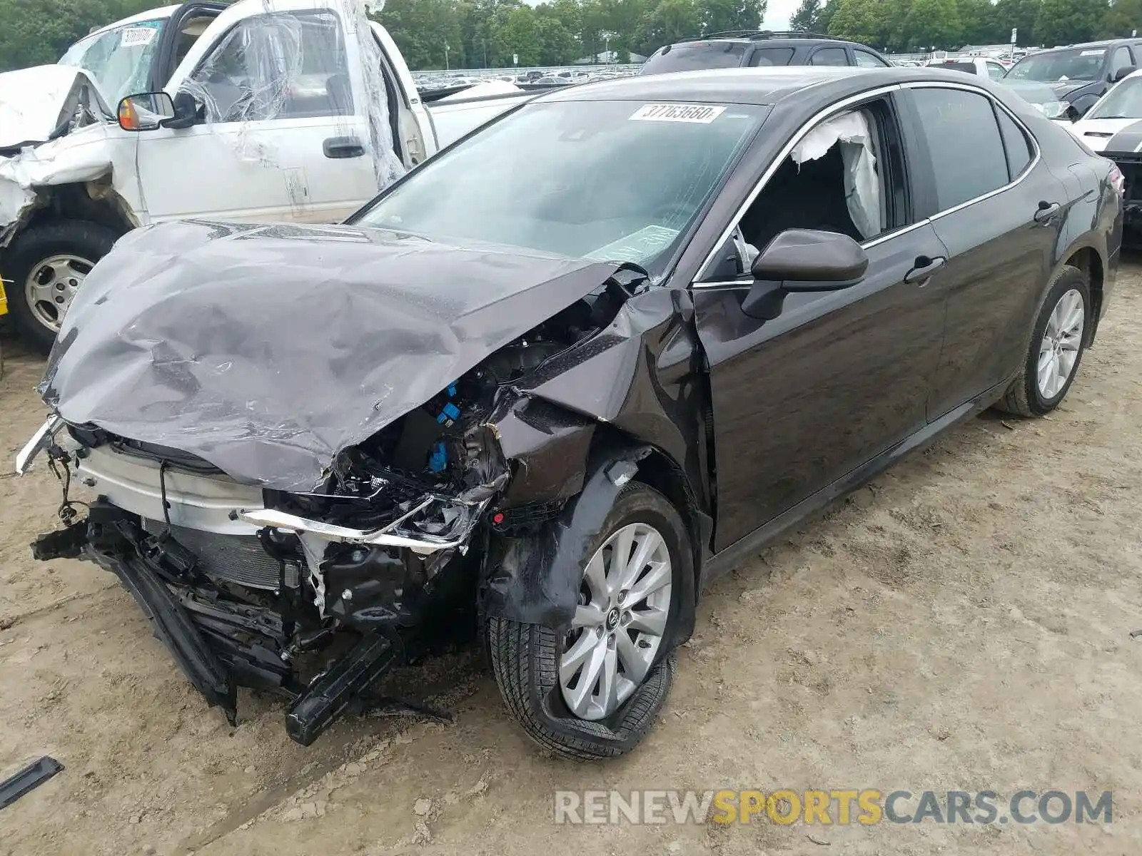 2 Photograph of a damaged car 4T1B11HKXKU196635 TOYOTA CAMRY 2019