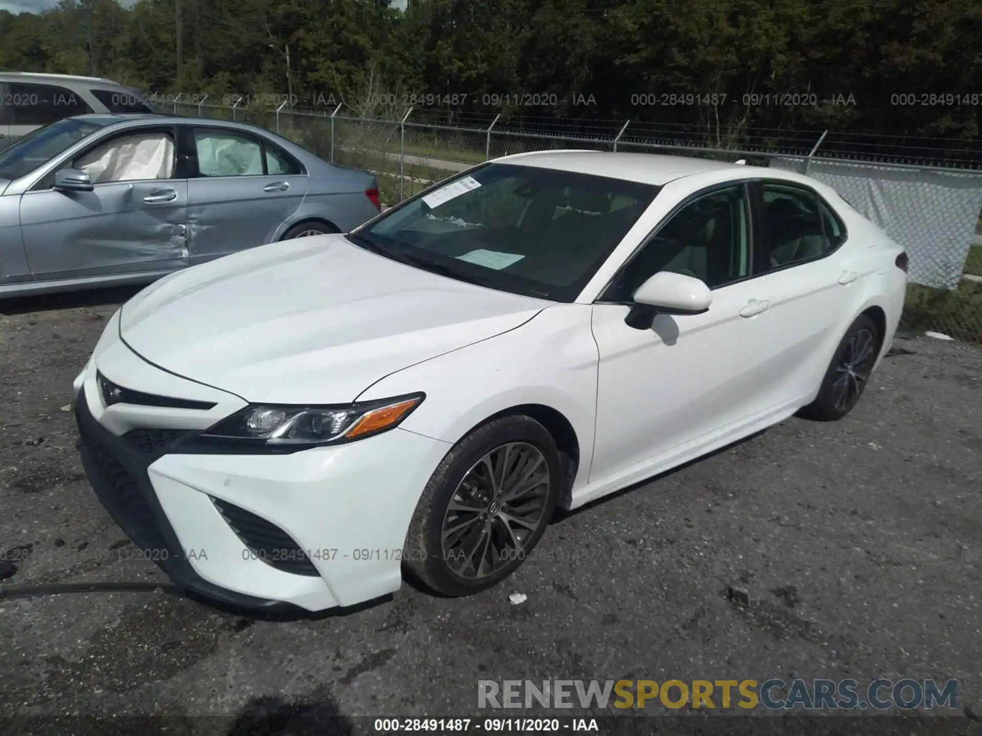 2 Photograph of a damaged car 4T1B11HKXKU197977 TOYOTA CAMRY 2019