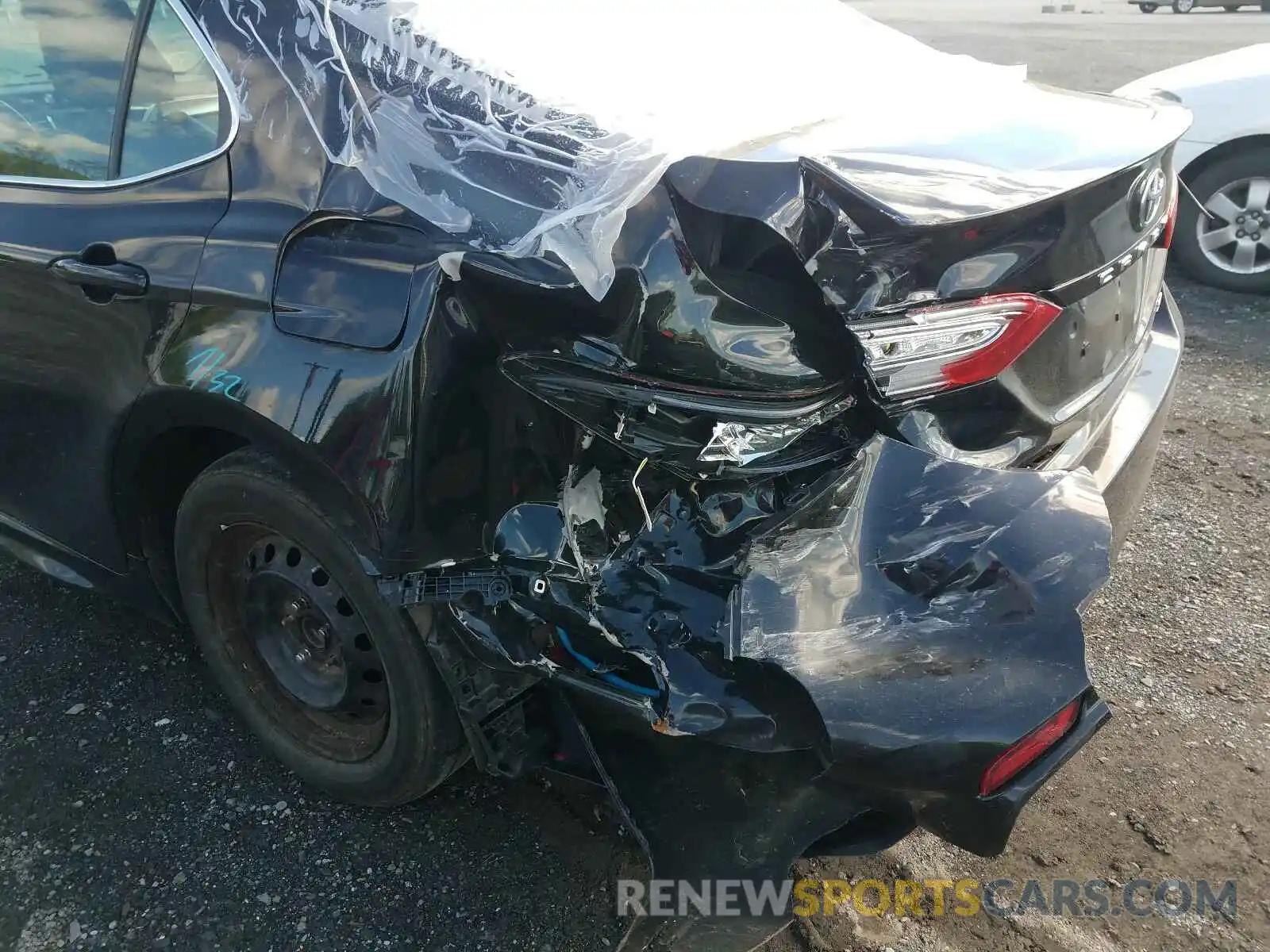 9 Photograph of a damaged car 4T1B11HKXKU198255 TOYOTA CAMRY 2019